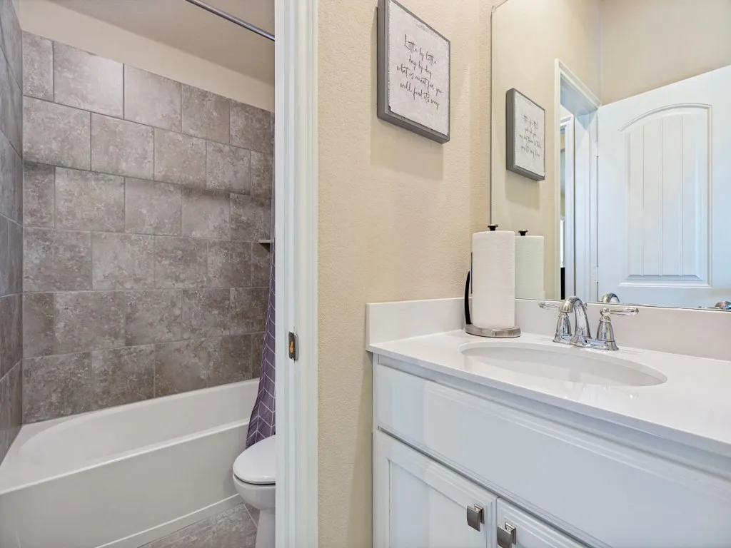 Single Family Residence For Sale in Collin County , 9809 Timberwolf Lane, Mc Kinney, Texas 75071, 3 Bedroom, 3 Bathroom, 2 Garage spaces, 2,025 Sqft, built in 2017, mls#21332774, Real Estate Agent in Mc Kinney, Homes For Sale in Collin county, Homes For Sale in Mc Kinney, Realtor in Mc Kinney Texas, Real Estate Brokerage Independent Realty Texas, Luminita Cordes Realtor