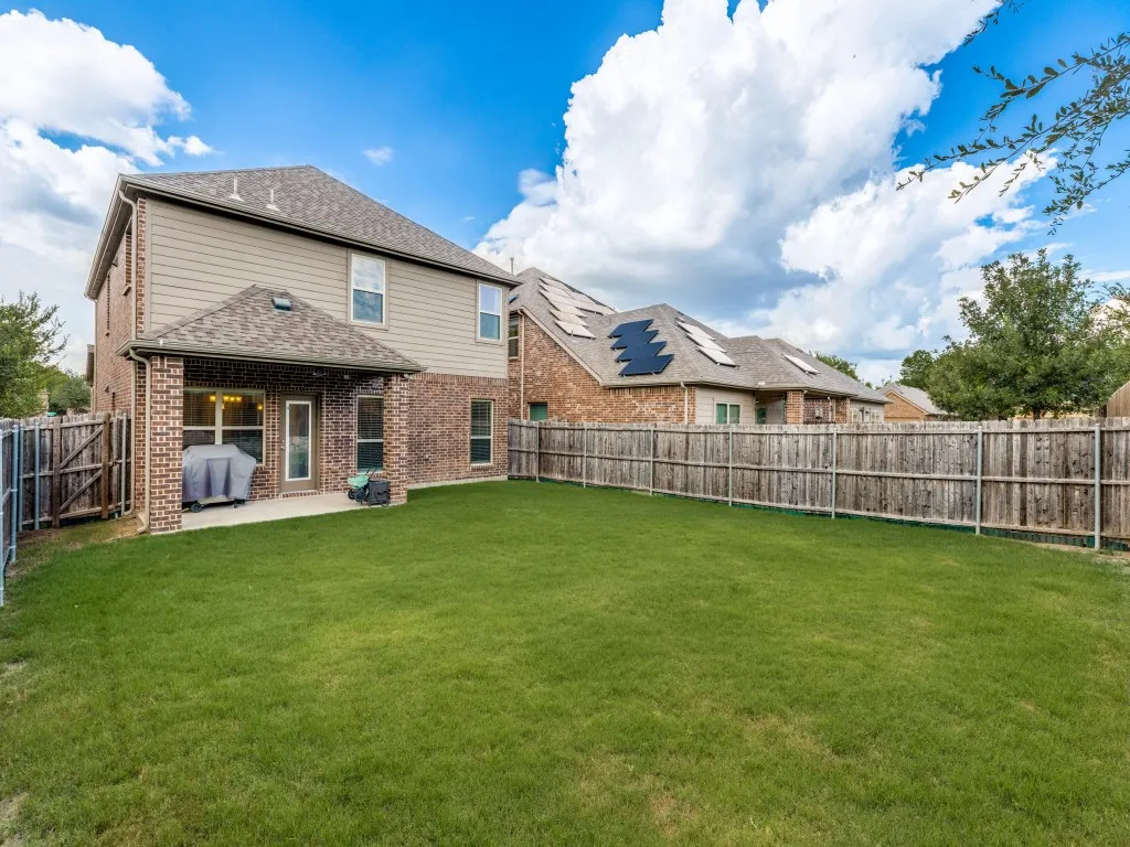 Single Family Residence For Sale in Collin County , 9809 Timberwolf Lane, Mc Kinney, Texas 75071, 3 Bedroom, 3 Bathroom, 2 Garage spaces, 2,025 Sqft, built in 2017, mls#21332774, Real Estate Agent in Mc Kinney, Homes For Sale in Collin county, Homes For Sale in Mc Kinney, Realtor in Mc Kinney Texas, Real Estate Brokerage Independent Realty Texas, Luminita Cordes Realtor
