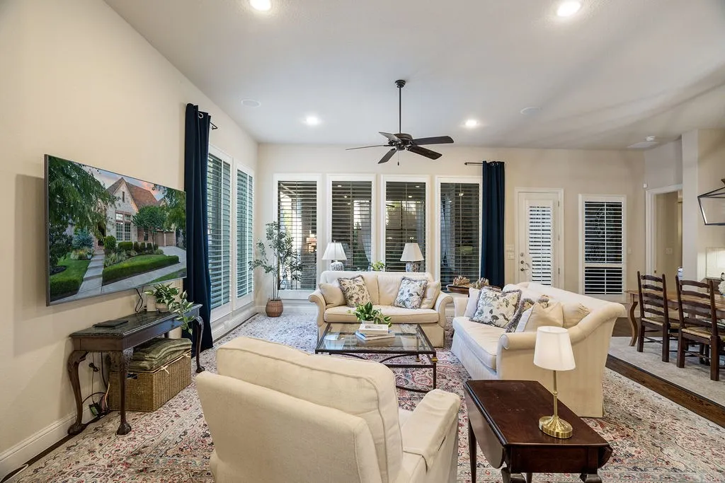 Single Family Residence For Sale in Denton County , 11930 Sand Hill Drive, Frisco, Texas 75033, 3 Bedroom, 3 Bathroom, 3 Garage spaces, 2,859 Sqft, built in 2014, mls#21333224, Real Estate Agent in Frisco, Homes For Sale in Denton county, Homes For Sale in Frisco, Realtor in Frisco Texas, Real Estate Brokerage Independent Realty Texas, Luminita Cordes Realtor