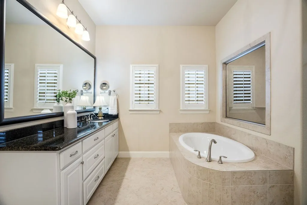 Single Family Residence For Sale in Denton County , 11930 Sand Hill Drive, Frisco, Texas 75033, 3 Bedroom, 3 Bathroom, 3 Garage spaces, 2,859 Sqft, built in 2014, mls#21333224, Real Estate Agent in Frisco, Homes For Sale in Denton county, Homes For Sale in Frisco, Realtor in Frisco Texas, Real Estate Brokerage Independent Realty Texas, Luminita Cordes Realtor