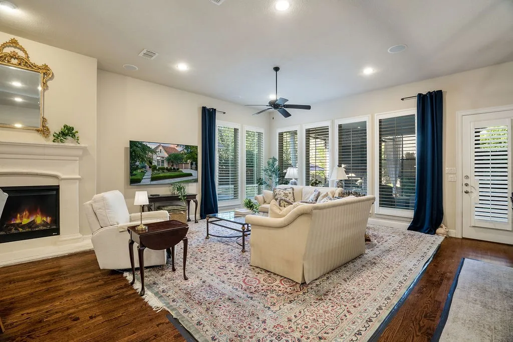 Single Family Residence For Sale in Denton County , 11930 Sand Hill Drive, Frisco, Texas 75033, 3 Bedroom, 3 Bathroom, 3 Garage spaces, 2,859 Sqft, built in 2014, mls#21333224, Real Estate Agent in Frisco, Homes For Sale in Denton county, Homes For Sale in Frisco, Realtor in Frisco Texas, Real Estate Brokerage Independent Realty Texas, Luminita Cordes Realtor