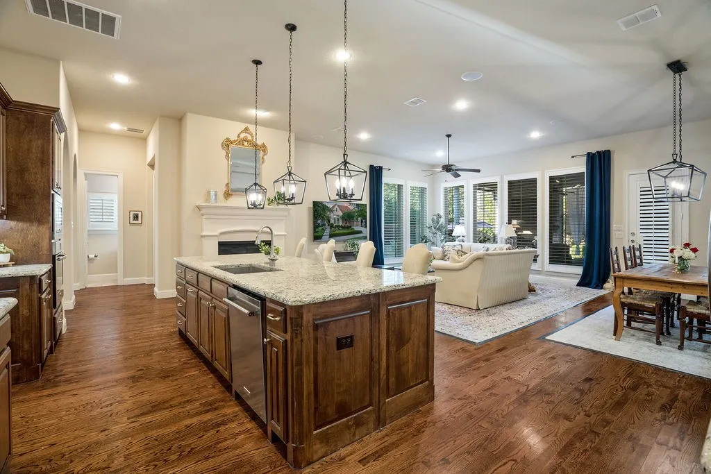 Single Family Residence For Sale in Denton County , 11930 Sand Hill Drive, Frisco, Texas 75033, 3 Bedroom, 3 Bathroom, 3 Garage spaces, 2,859 Sqft, built in 2014, mls#21333224, Real Estate Agent in Frisco, Homes For Sale in Denton county, Homes For Sale in Frisco, Realtor in Frisco Texas, Real Estate Brokerage Independent Realty Texas, Luminita Cordes Realtor