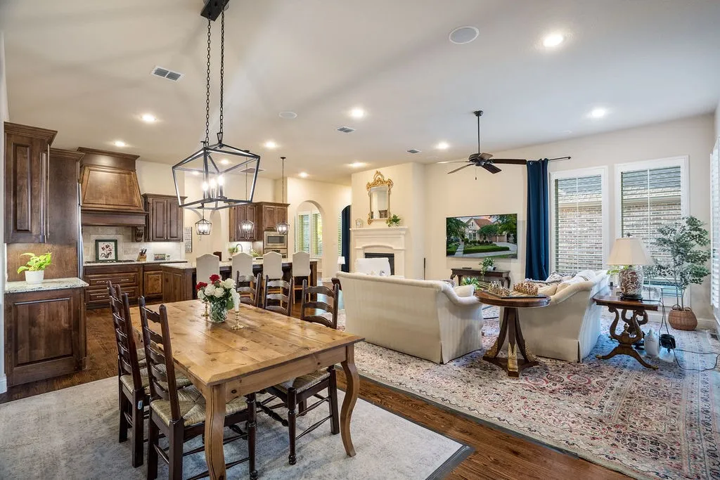 Single Family Residence For Sale in Denton County , 11930 Sand Hill Drive, Frisco, Texas 75033, 3 Bedroom, 3 Bathroom, 3 Garage spaces, 2,859 Sqft, built in 2014, mls#21333224, Real Estate Agent in Frisco, Homes For Sale in Denton county, Homes For Sale in Frisco, Realtor in Frisco Texas, Real Estate Brokerage Independent Realty Texas, Luminita Cordes Realtor