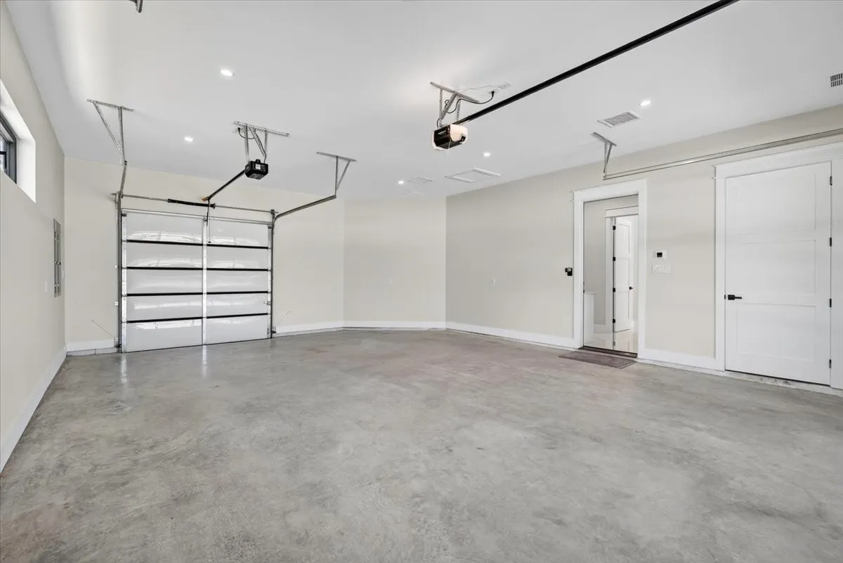 Single Family Residence For Sale in Henderson County , 4604 Sapphire Way, Caney City, Texas 75148, 4 Bedroom, 5 Bathroom, 2 Garage spaces, 3,776 Sqft, built in 2026, mls#21334308, Real Estate Agent in Caney City, Homes For Sale in Henderson county, Homes For Sale in Caney City, Realtor in Caney City Texas, Real Estate Brokerage Independent Realty Texas, Luminita Cordes Realtor