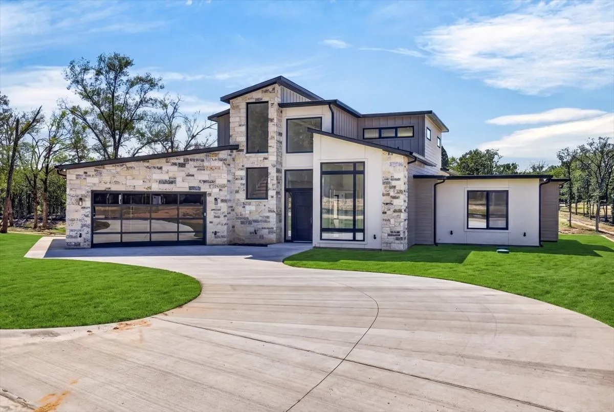 Single Family Residence For Sale in Henderson County , 4604 Sapphire Way, Caney City, Texas 75148, 4 Bedroom, 5 Bathroom, 2 Garage spaces, 3,776 Sqft, built in 2026, mls#21334308, Real Estate Agent in Caney City, Homes For Sale in Henderson county, Homes For Sale in Caney City, Realtor in Caney City Texas, Real Estate Brokerage Independent Realty Texas, Luminita Cordes Realtor