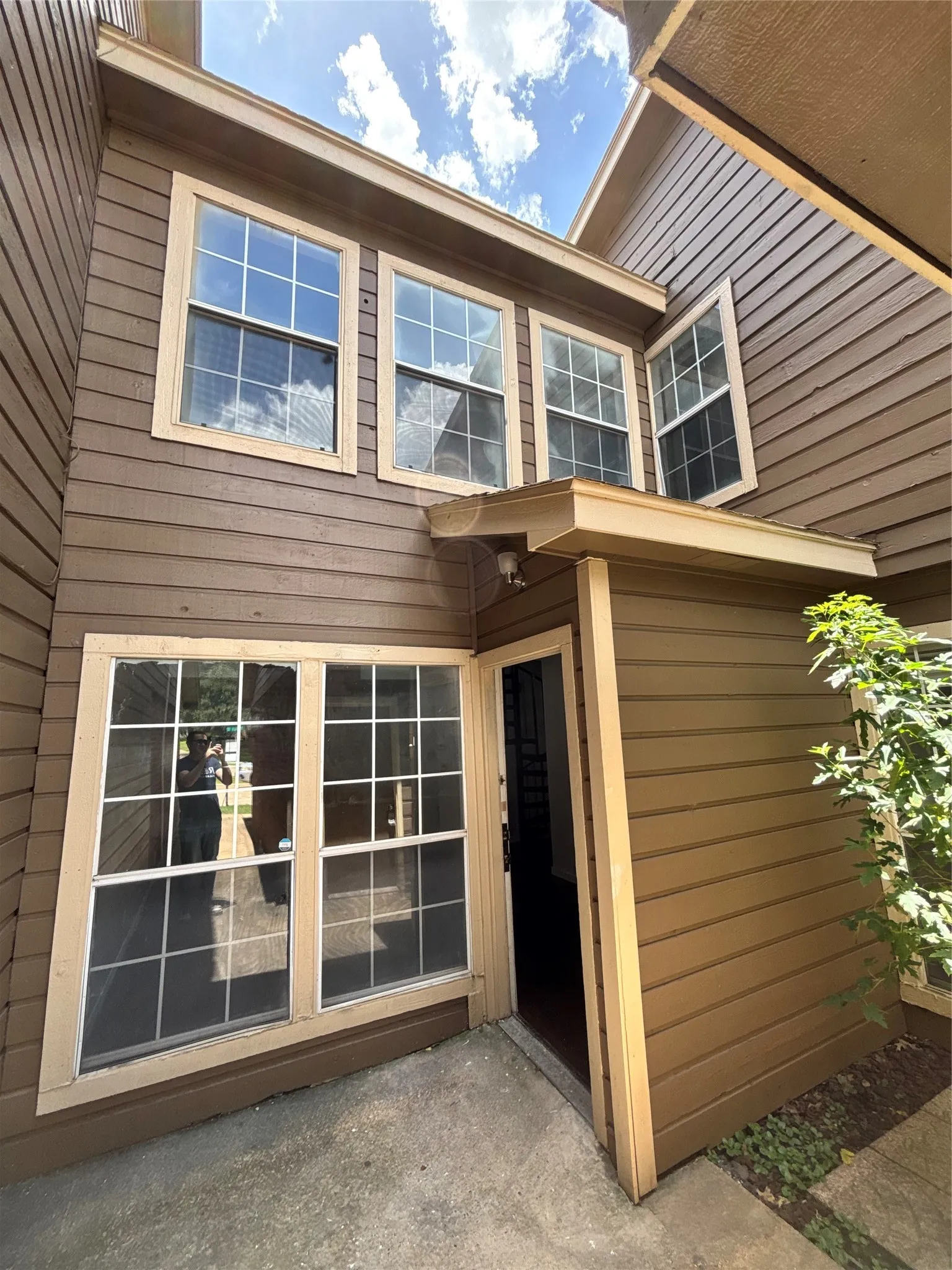 Townhouse For Rent in Dallas County , 804 Saint Andrews Court, Garland, Texas 75043, 3 Bedroom, 3 Bathroom, 2 Garage spaces, 1,538 Sqft, built in 1986, mls#21325102, Real Estate Agent in Garland, Homes For Rent in Dallas county, Homes For Rent in Garland, Realtor in Garland Texas, Real Estate Brokerage Independent Realty Texas, Luminita Cordes Realtor