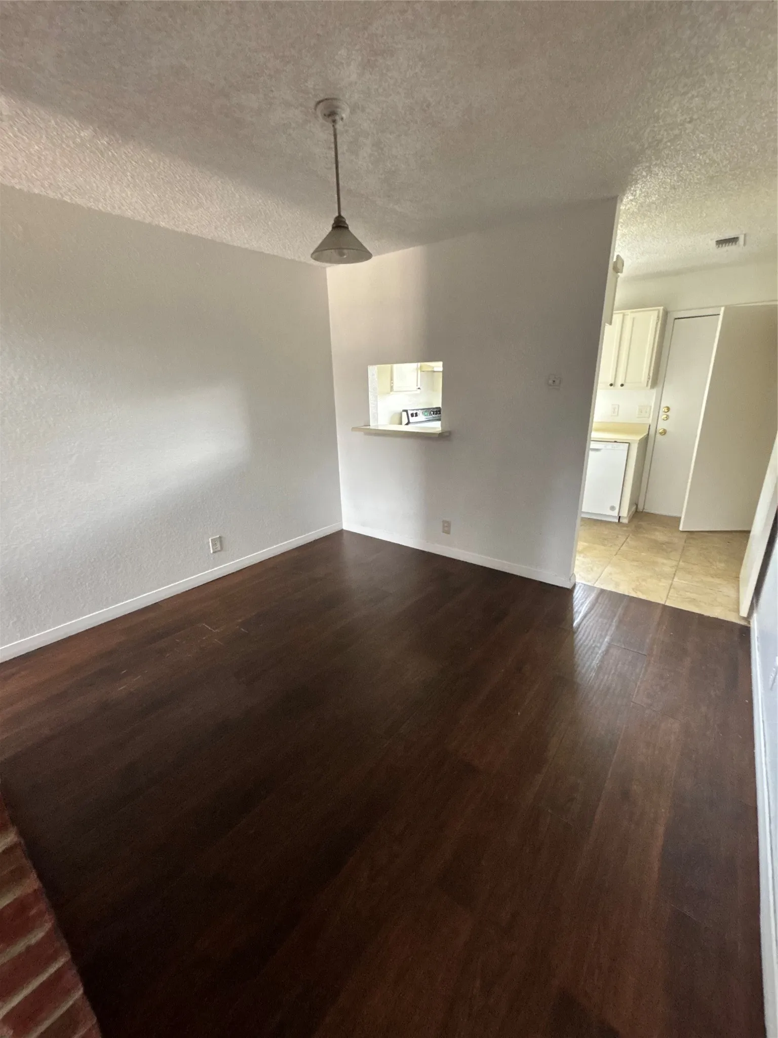 Townhouse For Rent in Dallas County , 804 Saint Andrews Court, Garland, Texas 75043, 3 Bedroom, 3 Bathroom, 2 Garage spaces, 1,538 Sqft, built in 1986, mls#21325102, Real Estate Agent in Garland, Homes For Rent in Dallas county, Homes For Rent in Garland, Realtor in Garland Texas, Real Estate Brokerage Independent Realty Texas, Luminita Cordes Realtor
