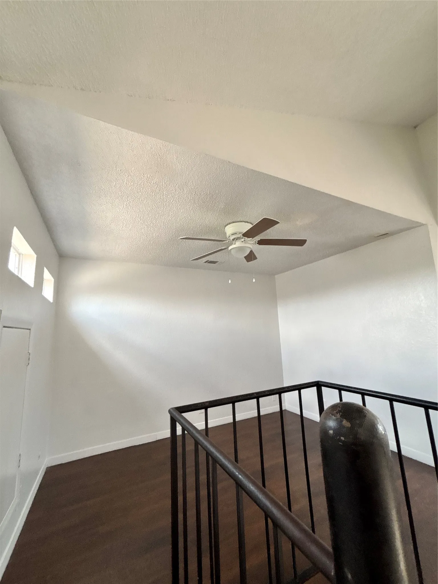 Townhouse For Rent in Dallas County , 804 Saint Andrews Court, Garland, Texas 75043, 3 Bedroom, 3 Bathroom, 2 Garage spaces, 1,538 Sqft, built in 1986, mls#21325102, Real Estate Agent in Garland, Homes For Rent in Dallas county, Homes For Rent in Garland, Realtor in Garland Texas, Real Estate Brokerage Independent Realty Texas, Luminita Cordes Realtor