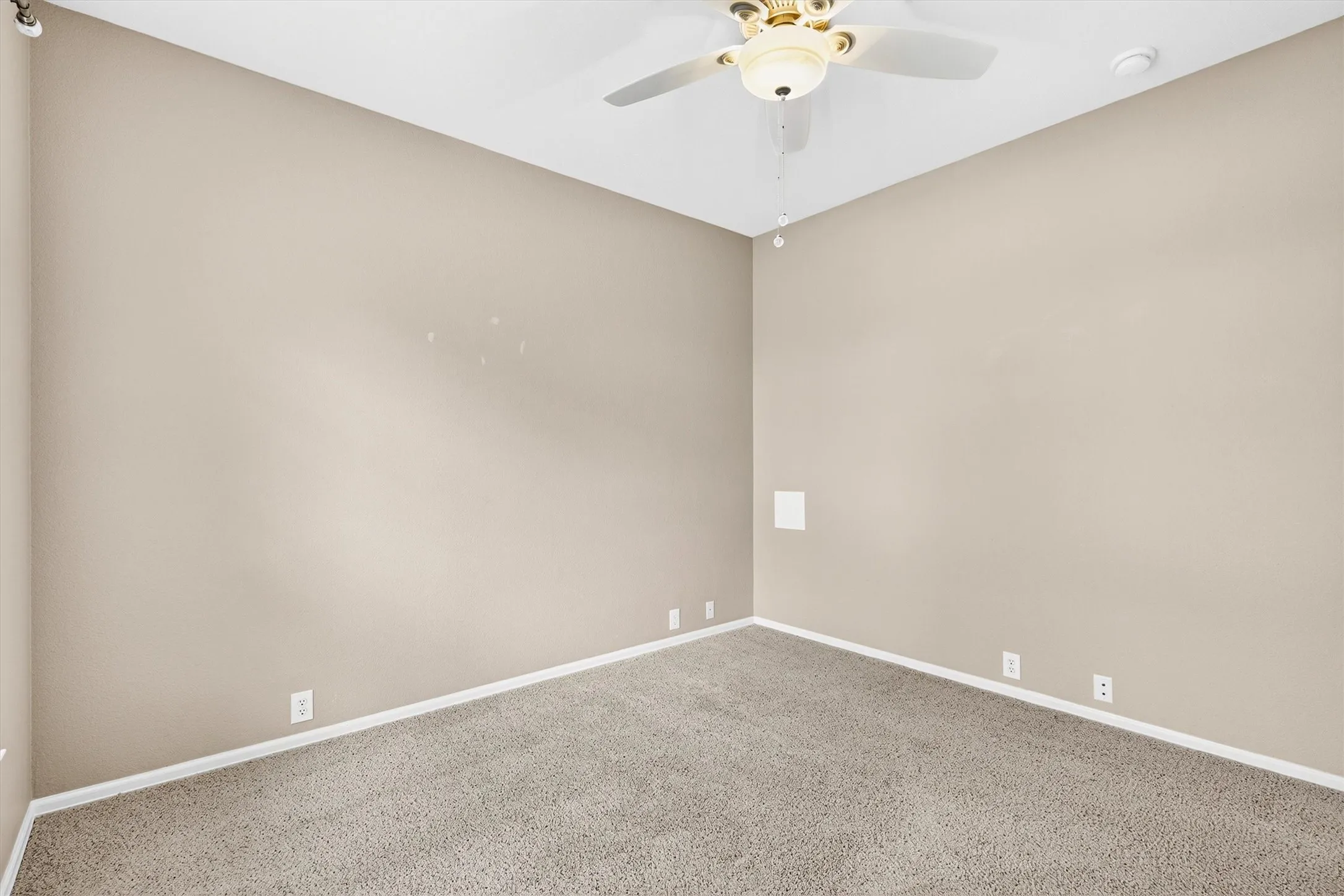 Single Family Residence For Sale in Denton County , 3801 Stone Oak Boulevard, Denton, Texas 76210, 2 Bedroom, 2 Bathroom, 2 Garage spaces, 1,757 Sqft, built in 2007, mls#21334076, Real Estate Agent in Denton, Homes For Sale in Denton county, Homes For Sale in Denton, Realtor in Denton Texas, Real Estate Brokerage Independent Realty Texas, Luminita Cordes Realtor