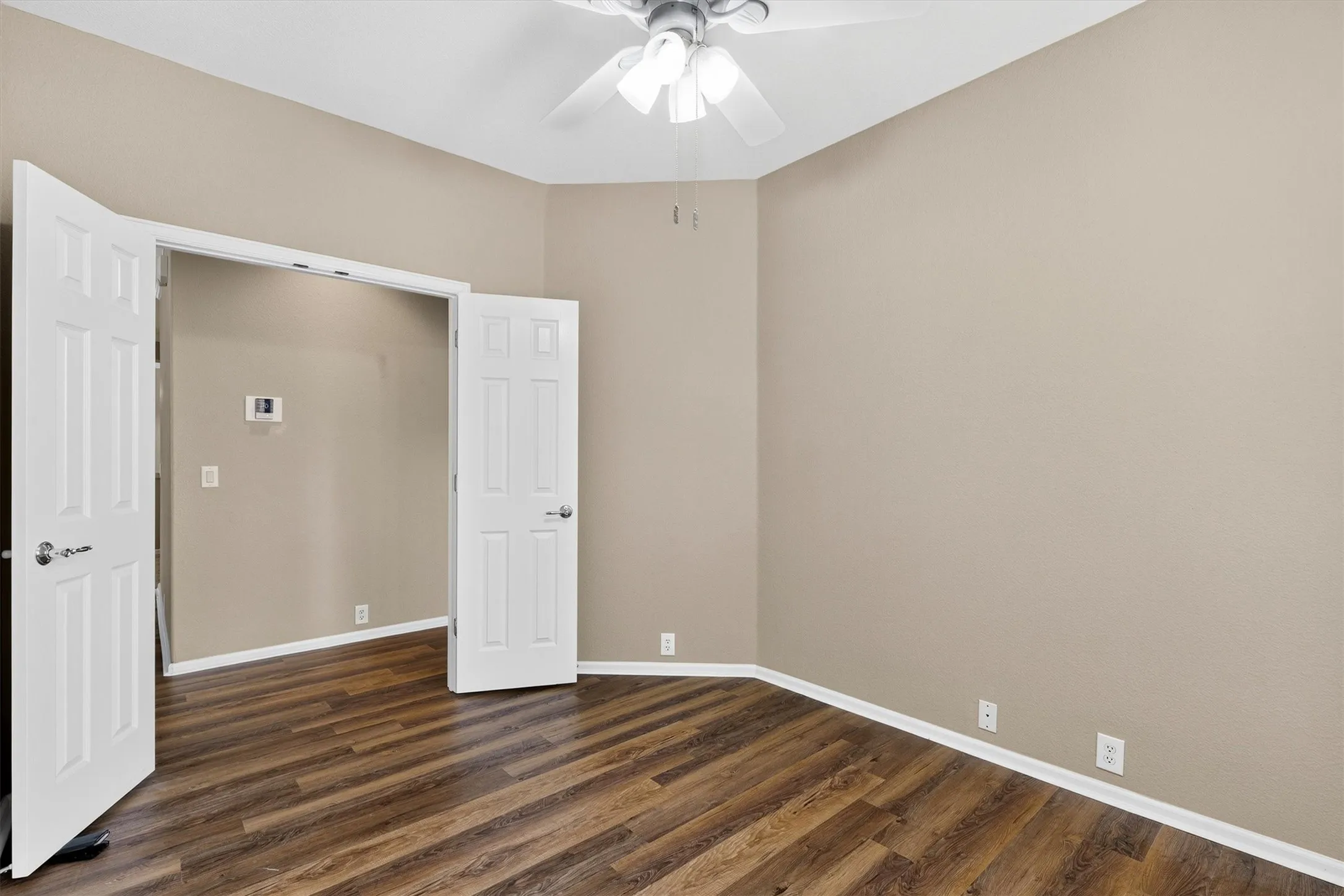 Single Family Residence For Sale in Denton County , 3801 Stone Oak Boulevard, Denton, Texas 76210, 2 Bedroom, 2 Bathroom, 2 Garage spaces, 1,757 Sqft, built in 2007, mls#21334076, Real Estate Agent in Denton, Homes For Sale in Denton county, Homes For Sale in Denton, Realtor in Denton Texas, Real Estate Brokerage Independent Realty Texas, Luminita Cordes Realtor