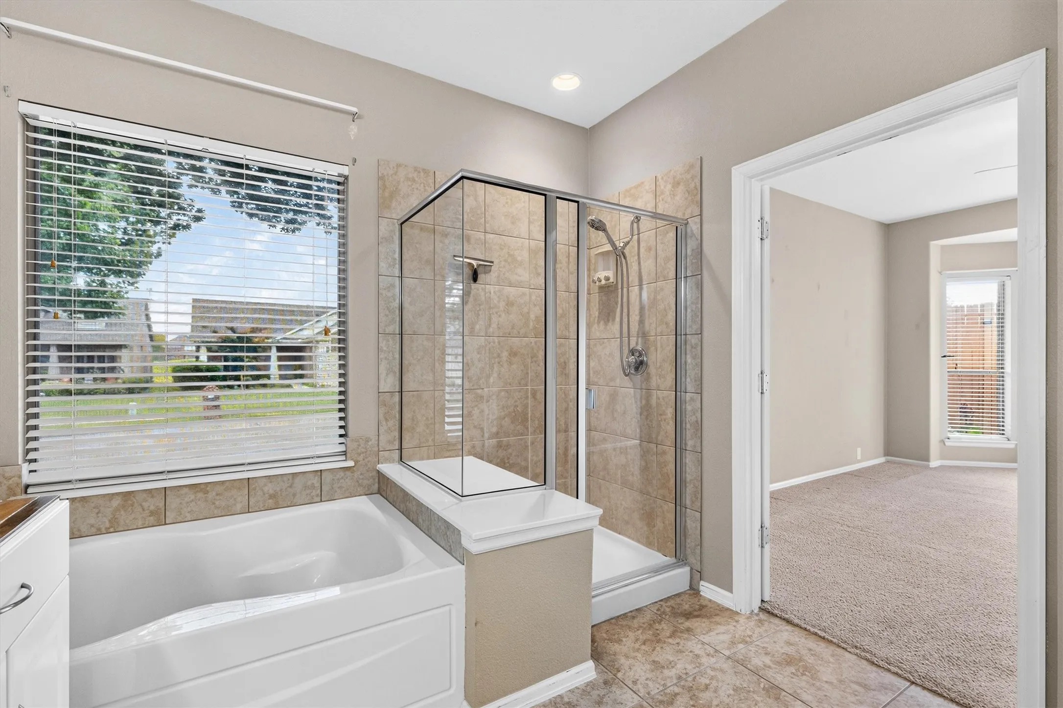 Single Family Residence For Sale in Denton County , 3801 Stone Oak Boulevard, Denton, Texas 76210, 2 Bedroom, 2 Bathroom, 2 Garage spaces, 1,757 Sqft, built in 2007, mls#21334076, Real Estate Agent in Denton, Homes For Sale in Denton county, Homes For Sale in Denton, Realtor in Denton Texas, Real Estate Brokerage Independent Realty Texas, Luminita Cordes Realtor