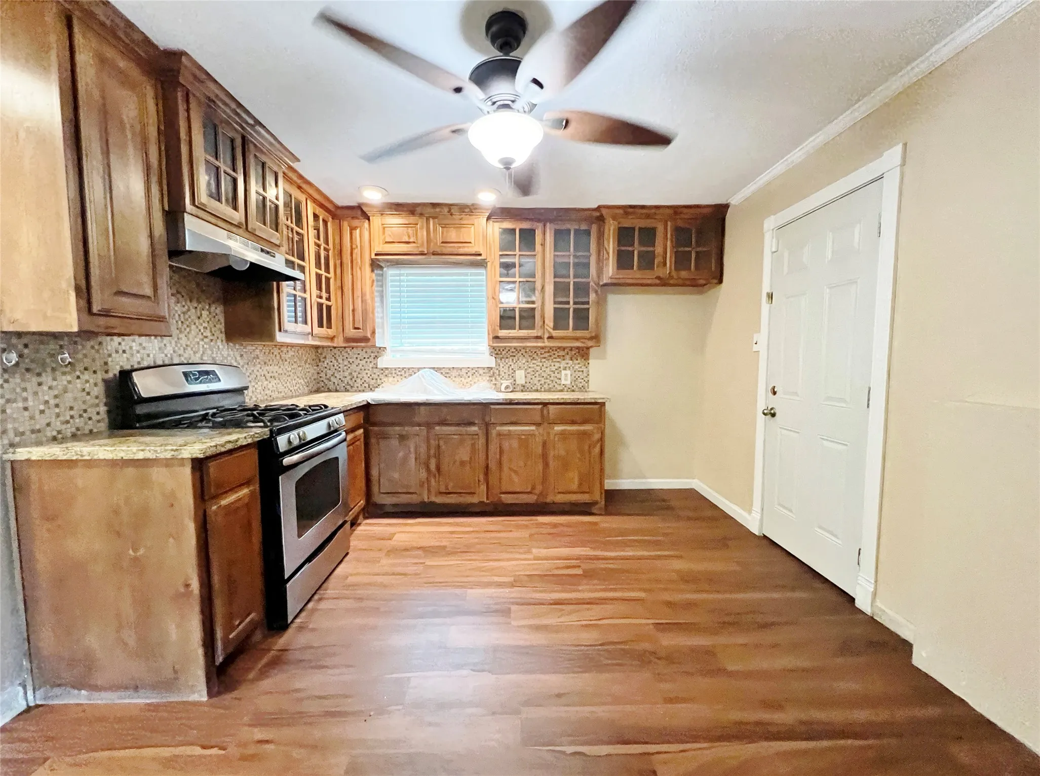 Single Family Residence For Rent in Tarrant County , 4236 Comanche Street, Fort Worth, Texas 76119, 3 Bedroom, 1 Bathroom, Garage spaces, 1,083 Sqft, built in 1954, mls#21334321, Real Estate Agent in Fort Worth, Homes For Rent in Tarrant county, Homes For Rent in Fort Worth, Realtor in Fort Worth Texas, Real Estate Brokerage Independent Realty Texas, Luminita Cordes Realtor