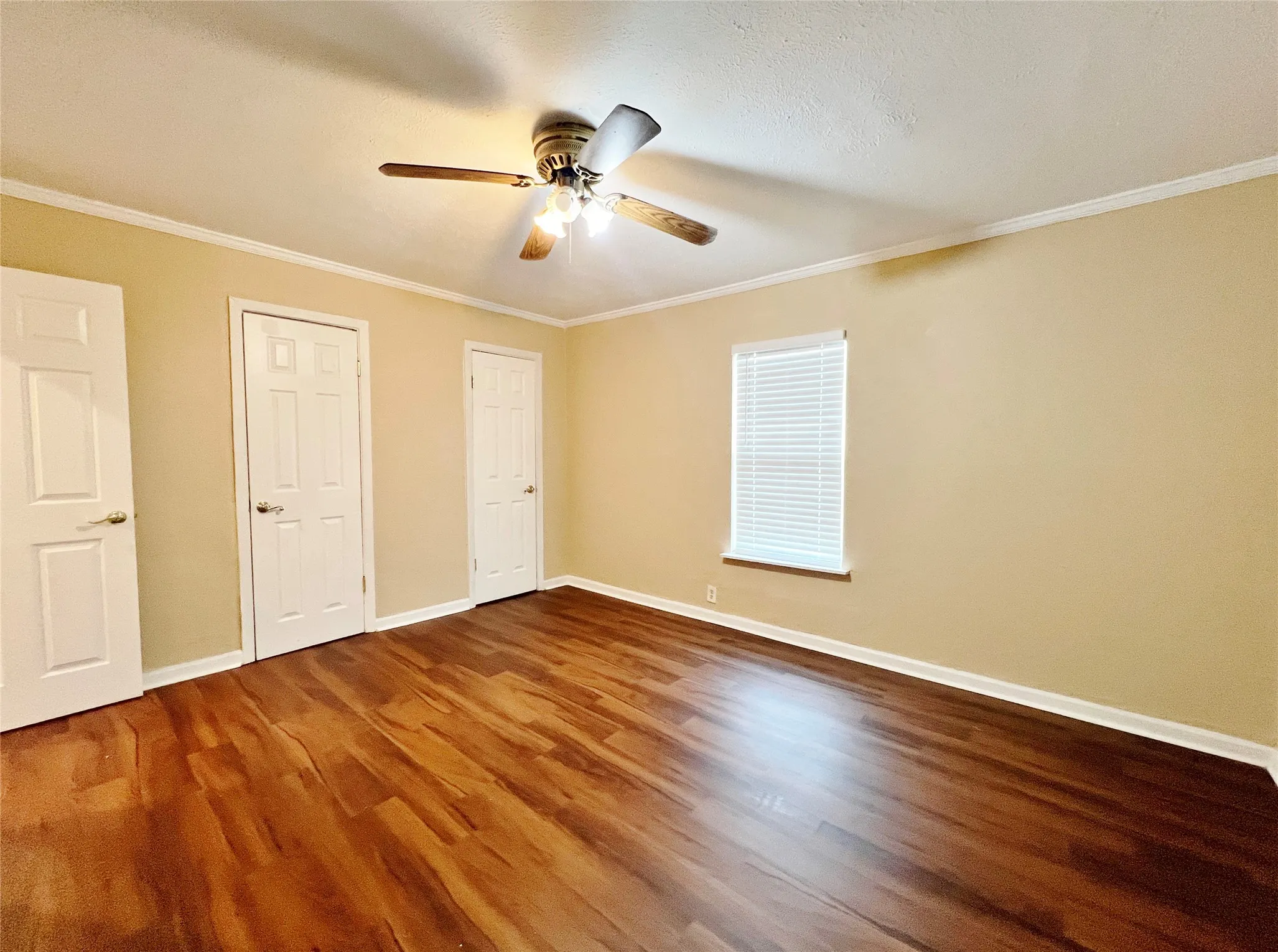 Single Family Residence For Rent in Tarrant County , 4236 Comanche Street, Fort Worth, Texas 76119, 3 Bedroom, 1 Bathroom, Garage spaces, 1,083 Sqft, built in 1954, mls#21334321, Real Estate Agent in Fort Worth, Homes For Rent in Tarrant county, Homes For Rent in Fort Worth, Realtor in Fort Worth Texas, Real Estate Brokerage Independent Realty Texas, Luminita Cordes Realtor