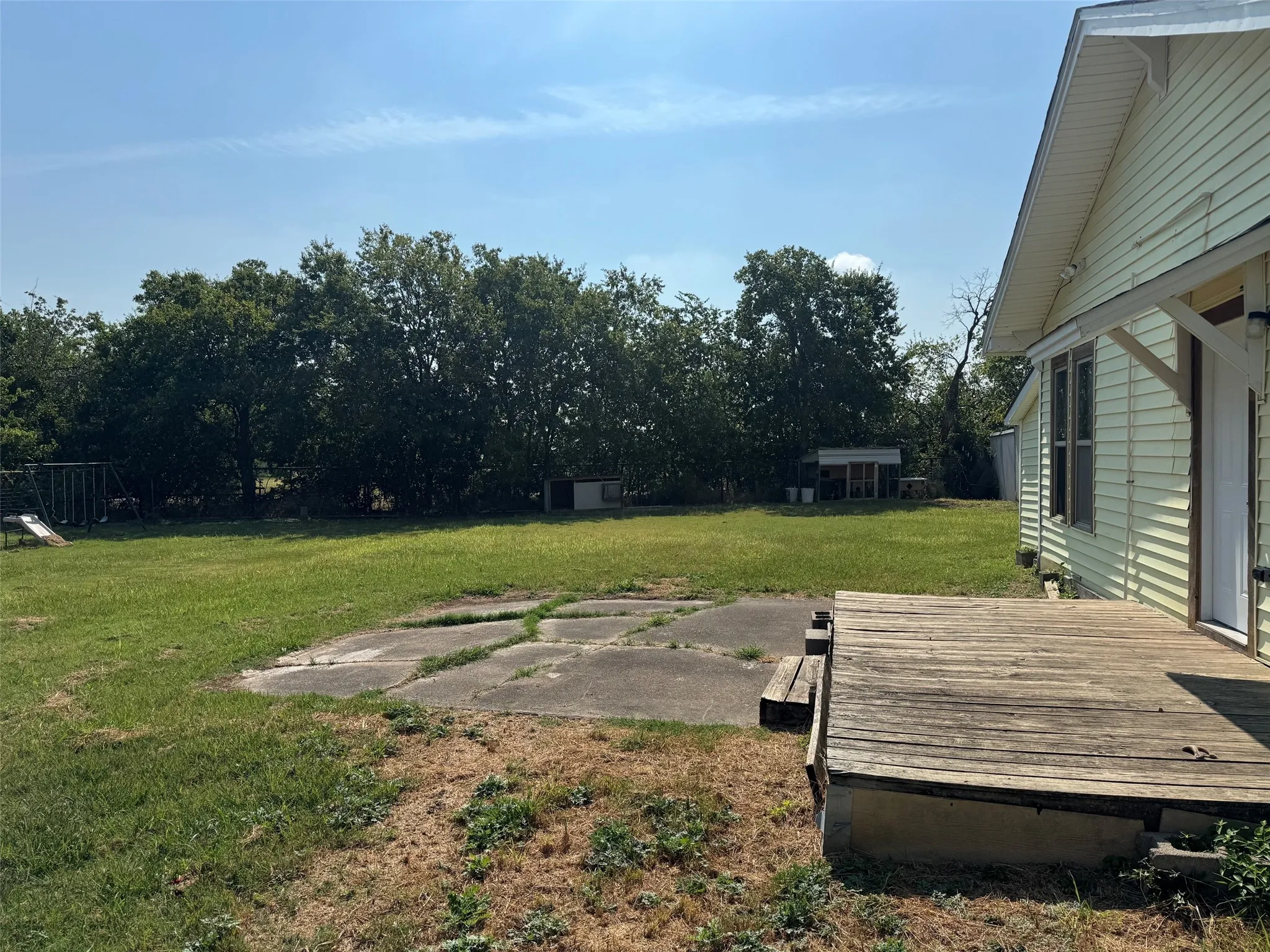 Single Family Residence For Sale in Denton County , 323 E Lloyd Street, Krum, Texas 76249, 3 Bedroom, 2 Bathroom, 2 Garage spaces, 1,202 Sqft, built in 1954, mls#21334324, Real Estate Agent in Krum, Homes For Sale in Denton county, Homes For Sale in Krum, Realtor in Krum Texas, Real Estate Brokerage Independent Realty Texas, Luminita Cordes Realtor