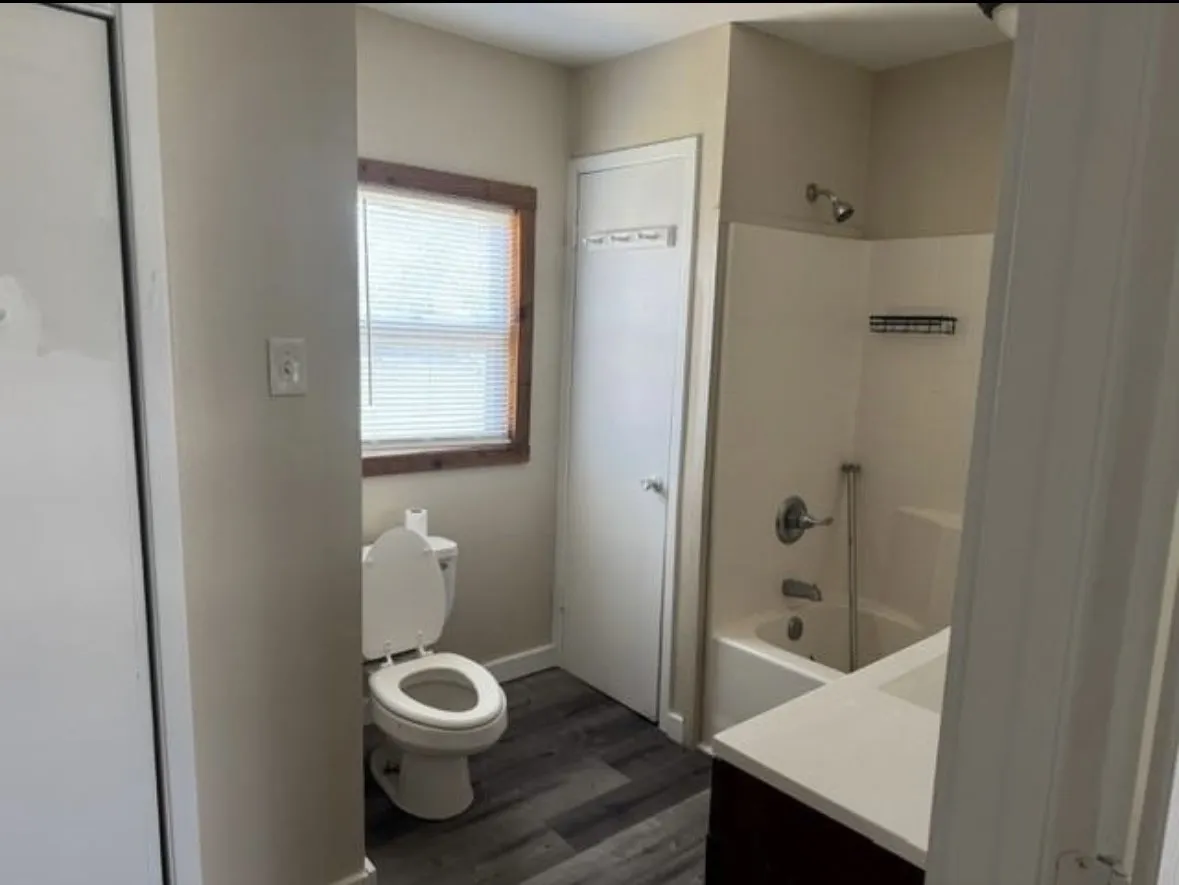 Single Family Residence For Sale in Denton County , 323 E Lloyd Street, Krum, Texas 76249, 3 Bedroom, 2 Bathroom, 2 Garage spaces, 1,202 Sqft, built in 1954, mls#21334324, Real Estate Agent in Krum, Homes For Sale in Denton county, Homes For Sale in Krum, Realtor in Krum Texas, Real Estate Brokerage Independent Realty Texas, Luminita Cordes Realtor