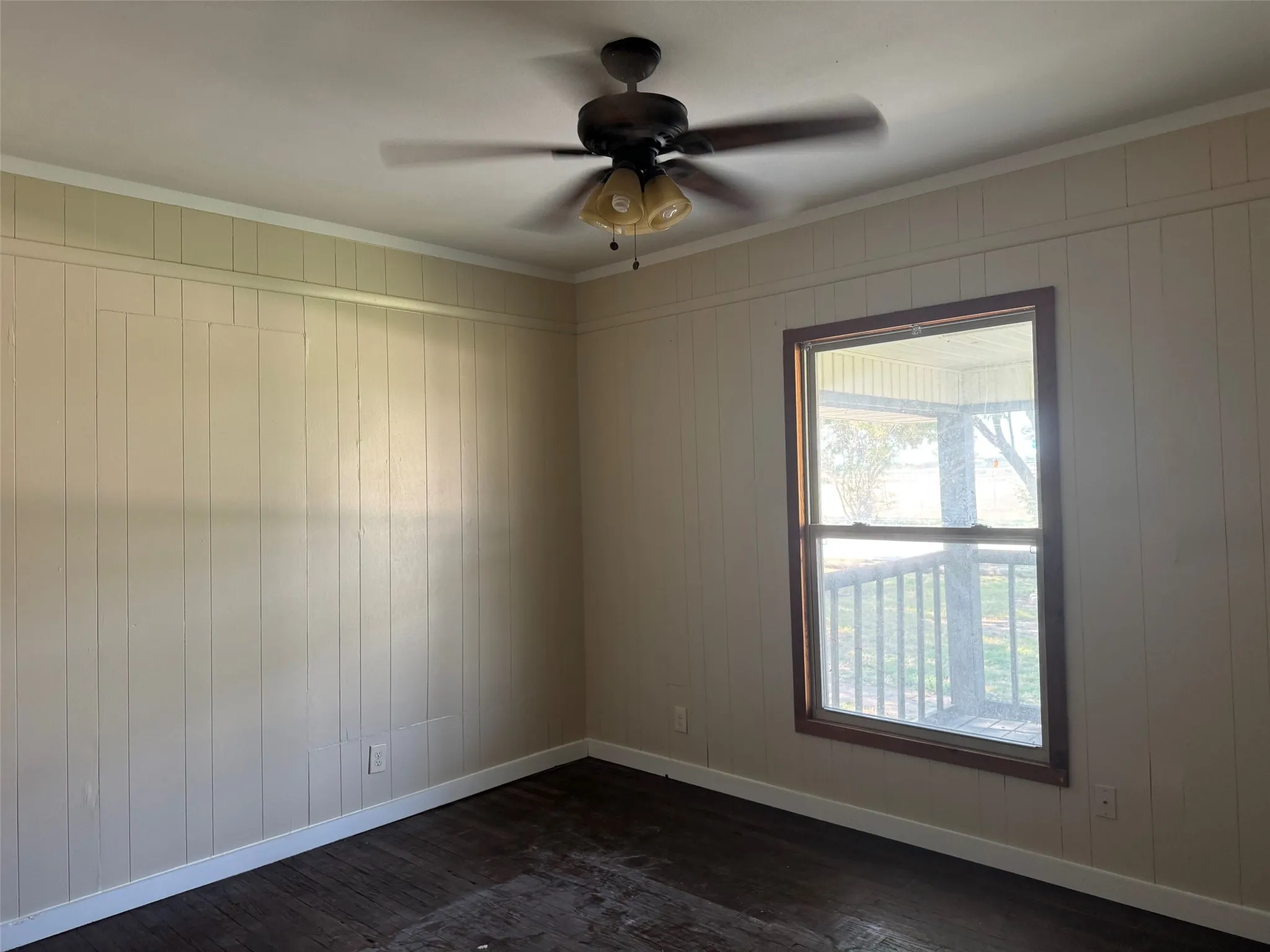 Single Family Residence For Sale in Denton County , 323 E Lloyd Street, Krum, Texas 76249, 3 Bedroom, 2 Bathroom, 2 Garage spaces, 1,202 Sqft, built in 1954, mls#21334324, Real Estate Agent in Krum, Homes For Sale in Denton county, Homes For Sale in Krum, Realtor in Krum Texas, Real Estate Brokerage Independent Realty Texas, Luminita Cordes Realtor