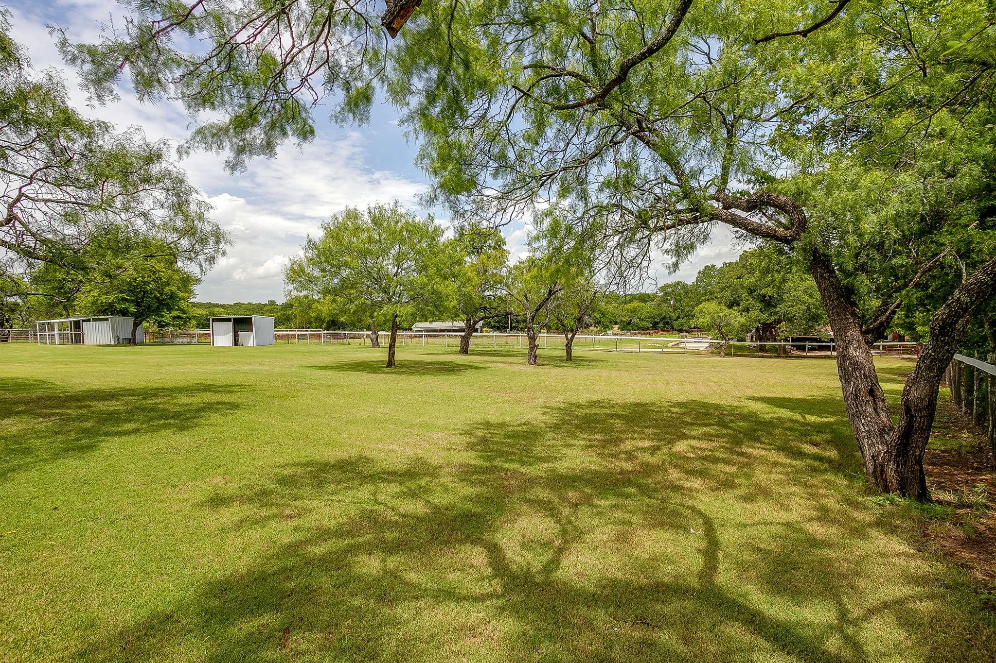 Single Family Residence For Sale in Johnson County , 2129 FM 731, Burleson, Texas 76028, 3 Bedroom, 3 Bathroom, Garage spaces, 2,628 Sqft, built in 1971, mls#21333092, Real Estate Agent in Burleson, Homes For Sale in Johnson county, Homes For Sale in Burleson, Realtor in Burleson Texas, Real Estate Brokerage Independent Realty Texas, Luminita Cordes Realtor