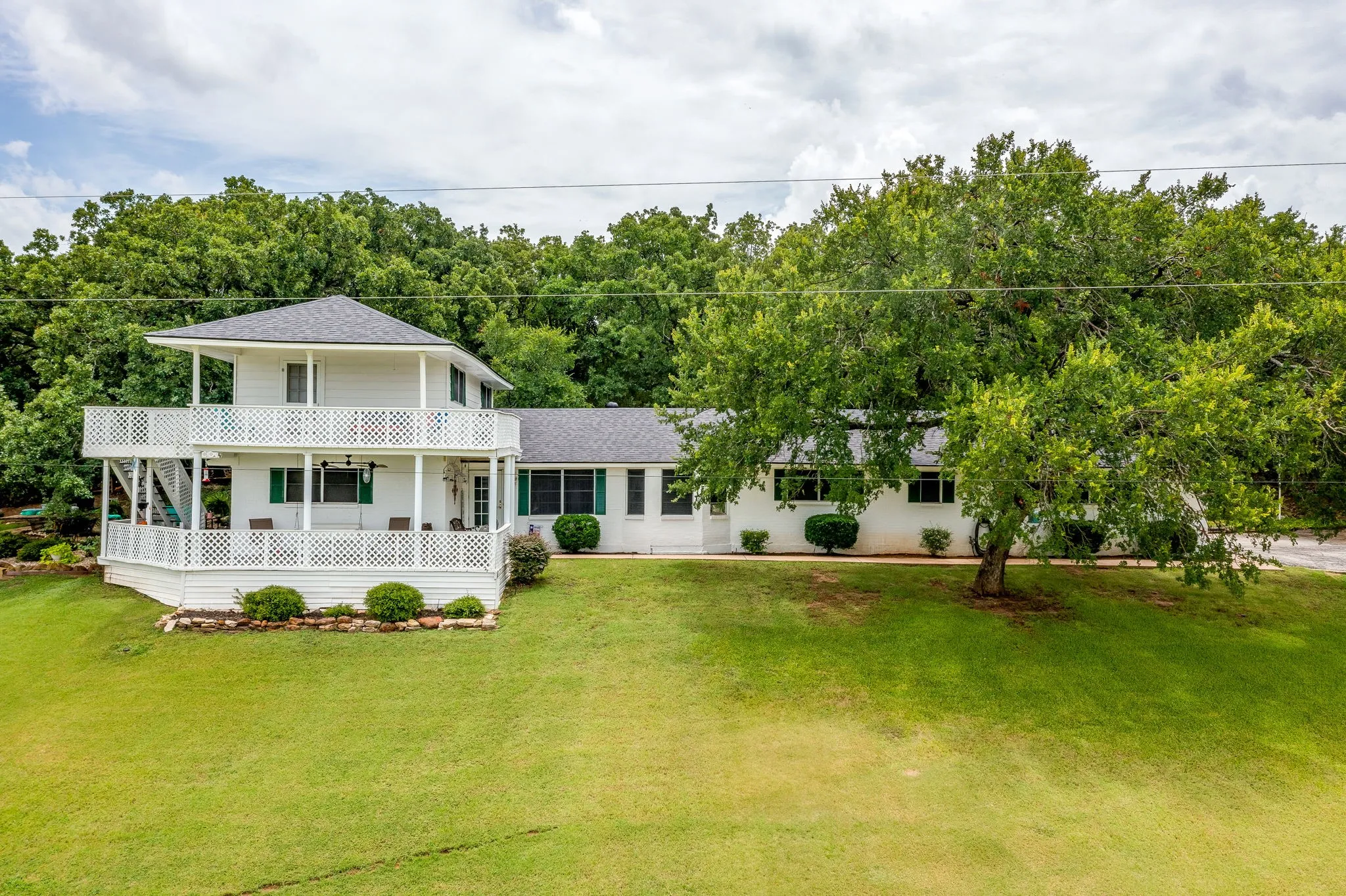 Single Family Residence For Sale in Johnson County , 2129 FM 731, Burleson, Texas 76028, 3 Bedroom, 3 Bathroom, Garage spaces, 2,628 Sqft, built in 1971, mls#21333092, Real Estate Agent in Burleson, Homes For Sale in Johnson county, Homes For Sale in Burleson, Realtor in Burleson Texas, Real Estate Brokerage Independent Realty Texas, Luminita Cordes Realtor