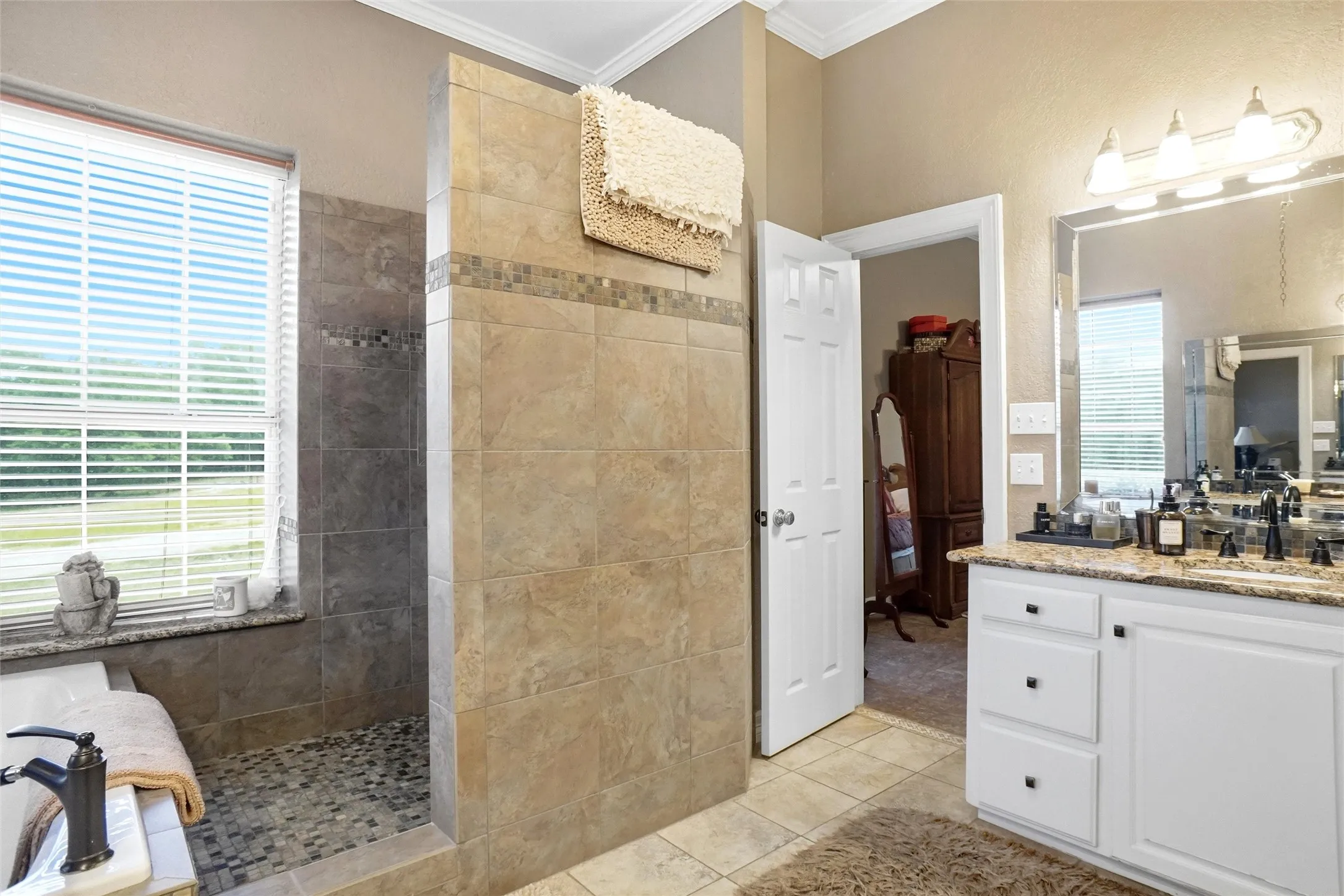 Single Family Residence For Sale in Wise County , 447 W Bypass 287, Alvord, Texas 76225, 3 Bedroom, 3 Bathroom, 2 Garage spaces, 3,022 Sqft, built in 1995, mls#21334338, Real Estate Agent in Alvord, Homes For Sale in Wise county, Homes For Sale in Alvord, Realtor in Alvord Texas, Real Estate Brokerage Independent Realty Texas, Luminita Cordes Realtor