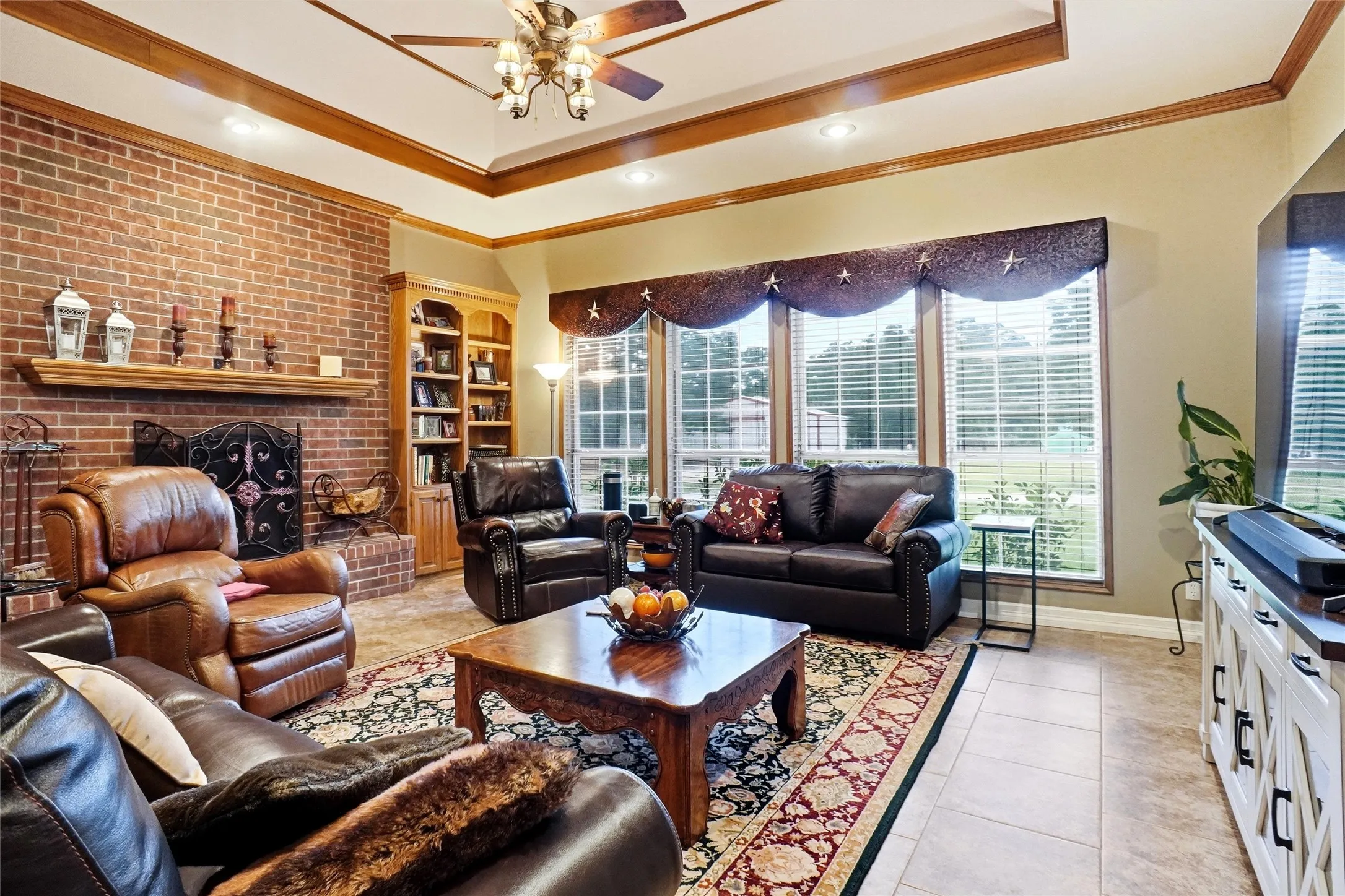 Single Family Residence For Sale in Wise County , 447 W Bypass 287, Alvord, Texas 76225, 3 Bedroom, 3 Bathroom, 2 Garage spaces, 3,022 Sqft, built in 1995, mls#21334338, Real Estate Agent in Alvord, Homes For Sale in Wise county, Homes For Sale in Alvord, Realtor in Alvord Texas, Real Estate Brokerage Independent Realty Texas, Luminita Cordes Realtor