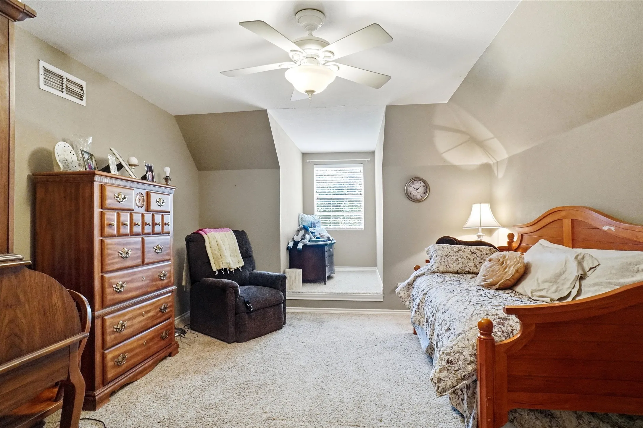 Single Family Residence For Sale in Wise County , 447 W Bypass 287, Alvord, Texas 76225, 3 Bedroom, 3 Bathroom, 2 Garage spaces, 3,022 Sqft, built in 1995, mls#21334338, Real Estate Agent in Alvord, Homes For Sale in Wise county, Homes For Sale in Alvord, Realtor in Alvord Texas, Real Estate Brokerage Independent Realty Texas, Luminita Cordes Realtor