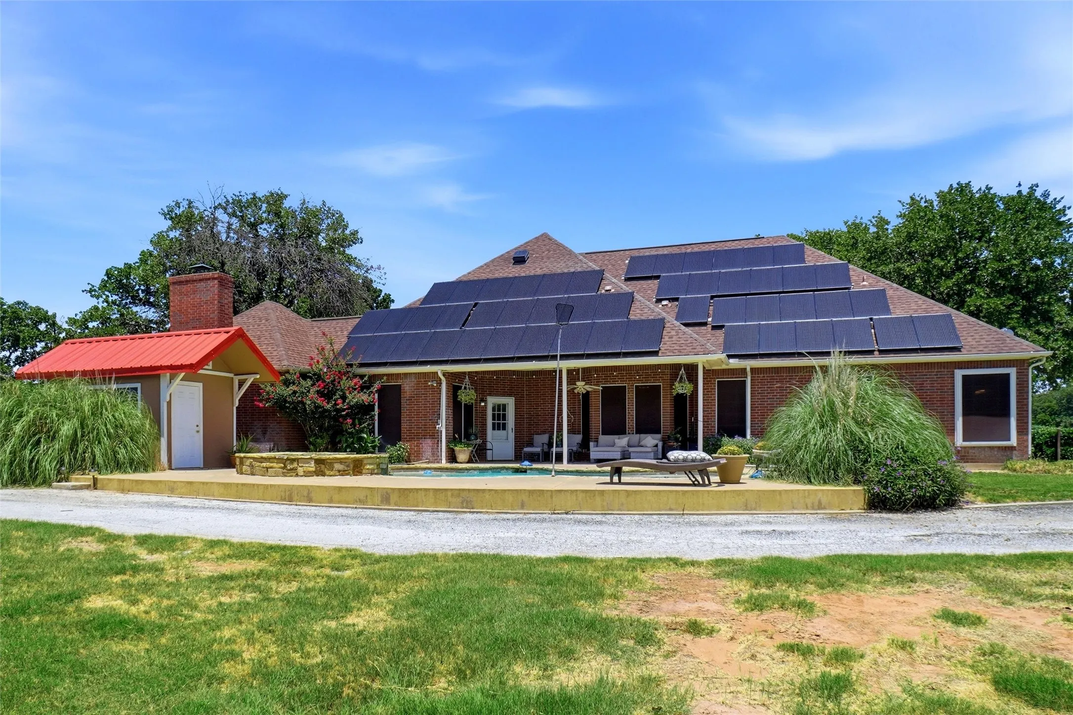 Single Family Residence For Sale in Wise County , 447 W Bypass 287, Alvord, Texas 76225, 3 Bedroom, 3 Bathroom, 2 Garage spaces, 3,022 Sqft, built in 1995, mls#21334338, Real Estate Agent in Alvord, Homes For Sale in Wise county, Homes For Sale in Alvord, Realtor in Alvord Texas, Real Estate Brokerage Independent Realty Texas, Luminita Cordes Realtor