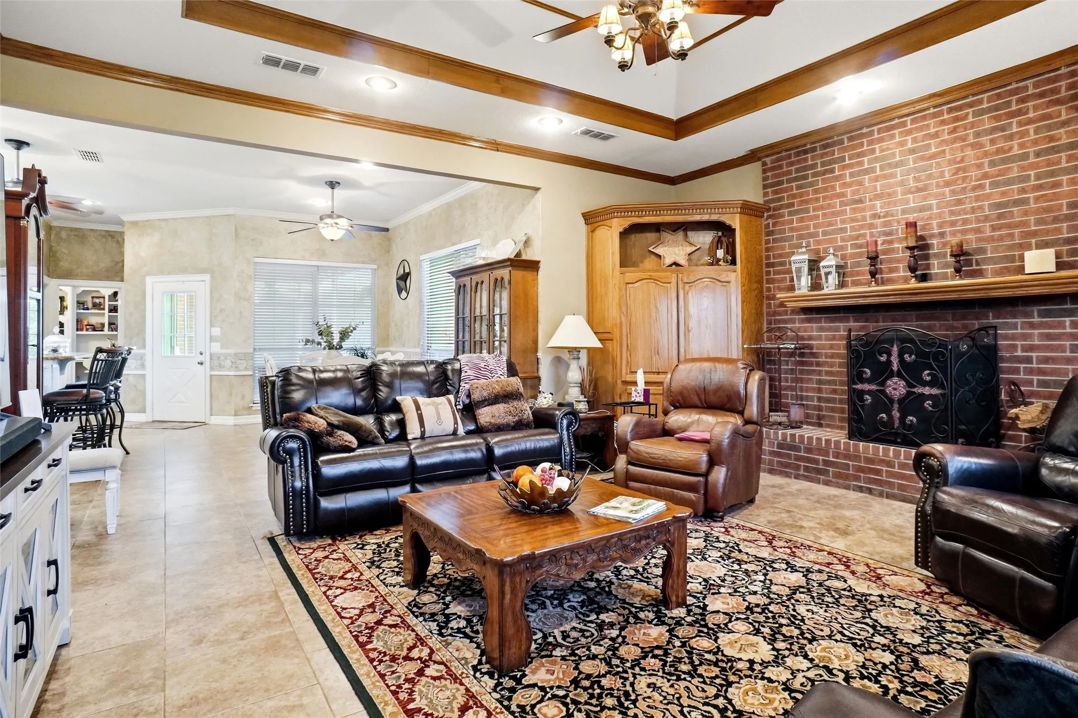 Single Family Residence For Sale in Wise County , 447 W Bypass 287, Alvord, Texas 76225, 3 Bedroom, 3 Bathroom, 2 Garage spaces, 3,022 Sqft, built in 1995, mls#21334338, Real Estate Agent in Alvord, Homes For Sale in Wise county, Homes For Sale in Alvord, Realtor in Alvord Texas, Real Estate Brokerage Independent Realty Texas, Luminita Cordes Realtor