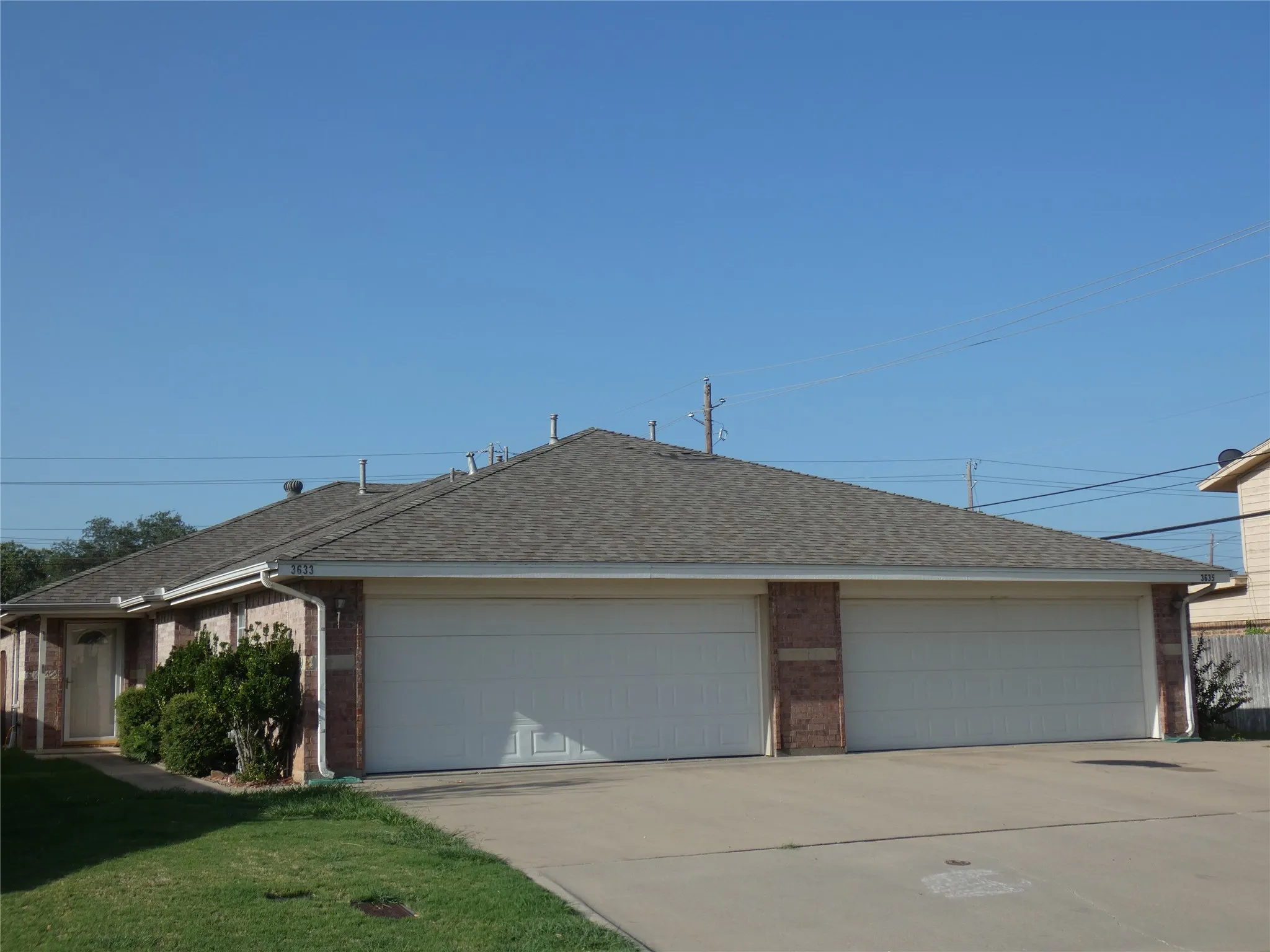 3633-3635 duplex angle view
