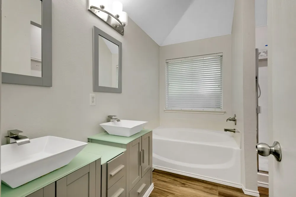 Single Family Residence For Sale in Denton County , 1417 Constantina Drive, Denton, Texas 76207, 3 Bedroom, 2 Bathroom, 2 Garage spaces, 1,571 Sqft, built in 2003, mls#21334225, Real Estate Agent in Denton, Homes For Sale in Denton county, Homes For Sale in Denton, Realtor in Denton Texas, Real Estate Brokerage Independent Realty Texas, Luminita Cordes Realtor