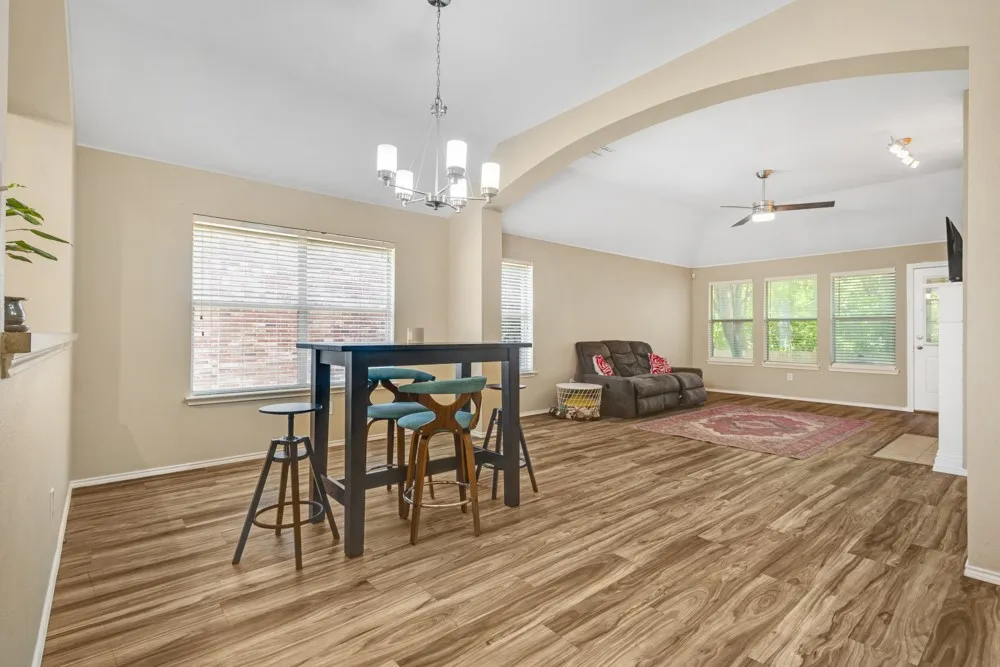 Single Family Residence For Sale in Denton County , 1417 Constantina Drive, Denton, Texas 76207, 3 Bedroom, 2 Bathroom, 2 Garage spaces, 1,571 Sqft, built in 2003, mls#21334225, Real Estate Agent in Denton, Homes For Sale in Denton county, Homes For Sale in Denton, Realtor in Denton Texas, Real Estate Brokerage Independent Realty Texas, Luminita Cordes Realtor