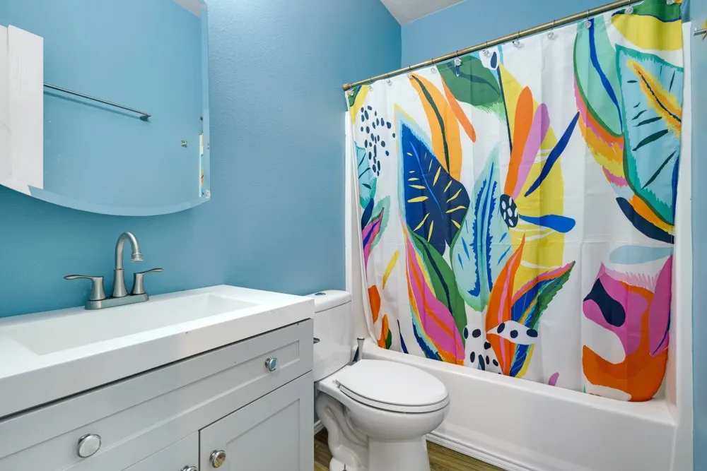 Single Family Residence For Sale in Denton County , 1417 Constantina Drive, Denton, Texas 76207, 3 Bedroom, 2 Bathroom, 2 Garage spaces, 1,571 Sqft, built in 2003, mls#21334225, Real Estate Agent in Denton, Homes For Sale in Denton county, Homes For Sale in Denton, Realtor in Denton Texas, Real Estate Brokerage Independent Realty Texas, Luminita Cordes Realtor
