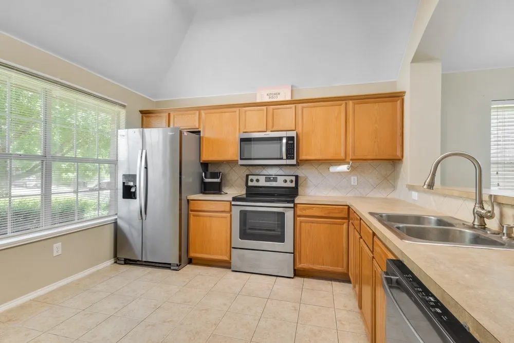 Single Family Residence For Sale in Denton County , 1417 Constantina Drive, Denton, Texas 76207, 3 Bedroom, 2 Bathroom, 2 Garage spaces, 1,571 Sqft, built in 2003, mls#21334225, Real Estate Agent in Denton, Homes For Sale in Denton county, Homes For Sale in Denton, Realtor in Denton Texas, Real Estate Brokerage Independent Realty Texas, Luminita Cordes Realtor