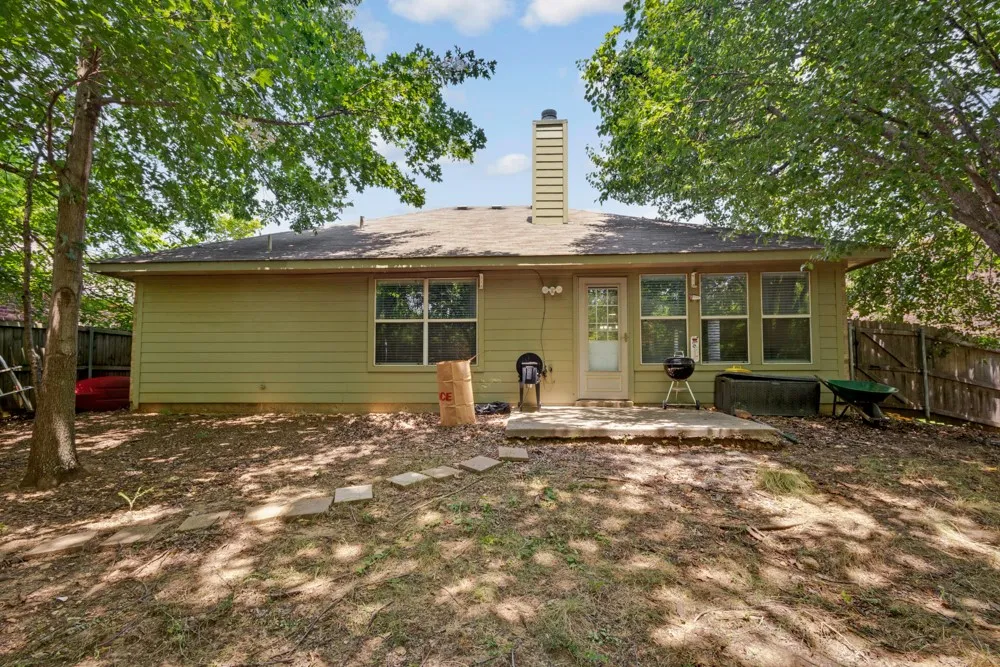 Single Family Residence For Sale in Denton County , 1417 Constantina Drive, Denton, Texas 76207, 3 Bedroom, 2 Bathroom, 2 Garage spaces, 1,571 Sqft, built in 2003, mls#21334225, Real Estate Agent in Denton, Homes For Sale in Denton county, Homes For Sale in Denton, Realtor in Denton Texas, Real Estate Brokerage Independent Realty Texas, Luminita Cordes Realtor