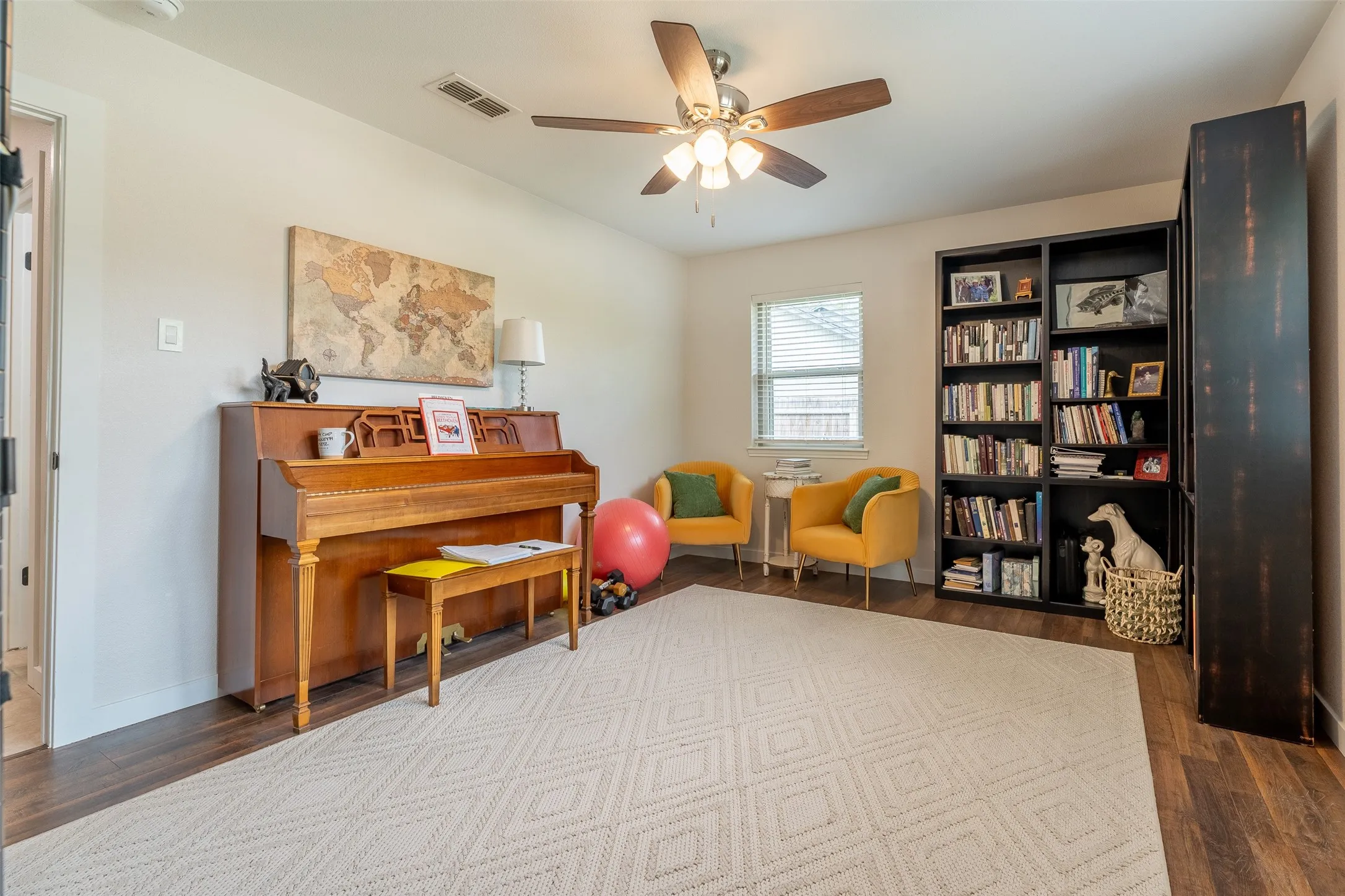 Single Family Residence For Sale in Hood County , 1300 4th Street, Granbury, Texas 76048, 3 Bedroom, 2 Bathroom, 2 Garage spaces, 1,709 Sqft, built in 1979, mls#21333489, Real Estate Agent in Granbury, Homes For Sale in Hood county, Homes For Sale in Granbury, Realtor in Granbury Texas, Real Estate Brokerage Independent Realty Texas, Luminita Cordes Realtor