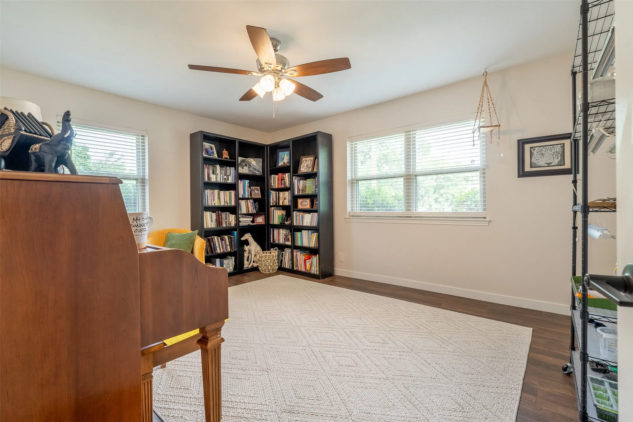 Single Family Residence For Sale in Hood County , 1300 4th Street, Granbury, Texas 76048, 3 Bedroom, 2 Bathroom, 2 Garage spaces, 1,709 Sqft, built in 1979, mls#21333489, Real Estate Agent in Granbury, Homes For Sale in Hood county, Homes For Sale in Granbury, Realtor in Granbury Texas, Real Estate Brokerage Independent Realty Texas, Luminita Cordes Realtor