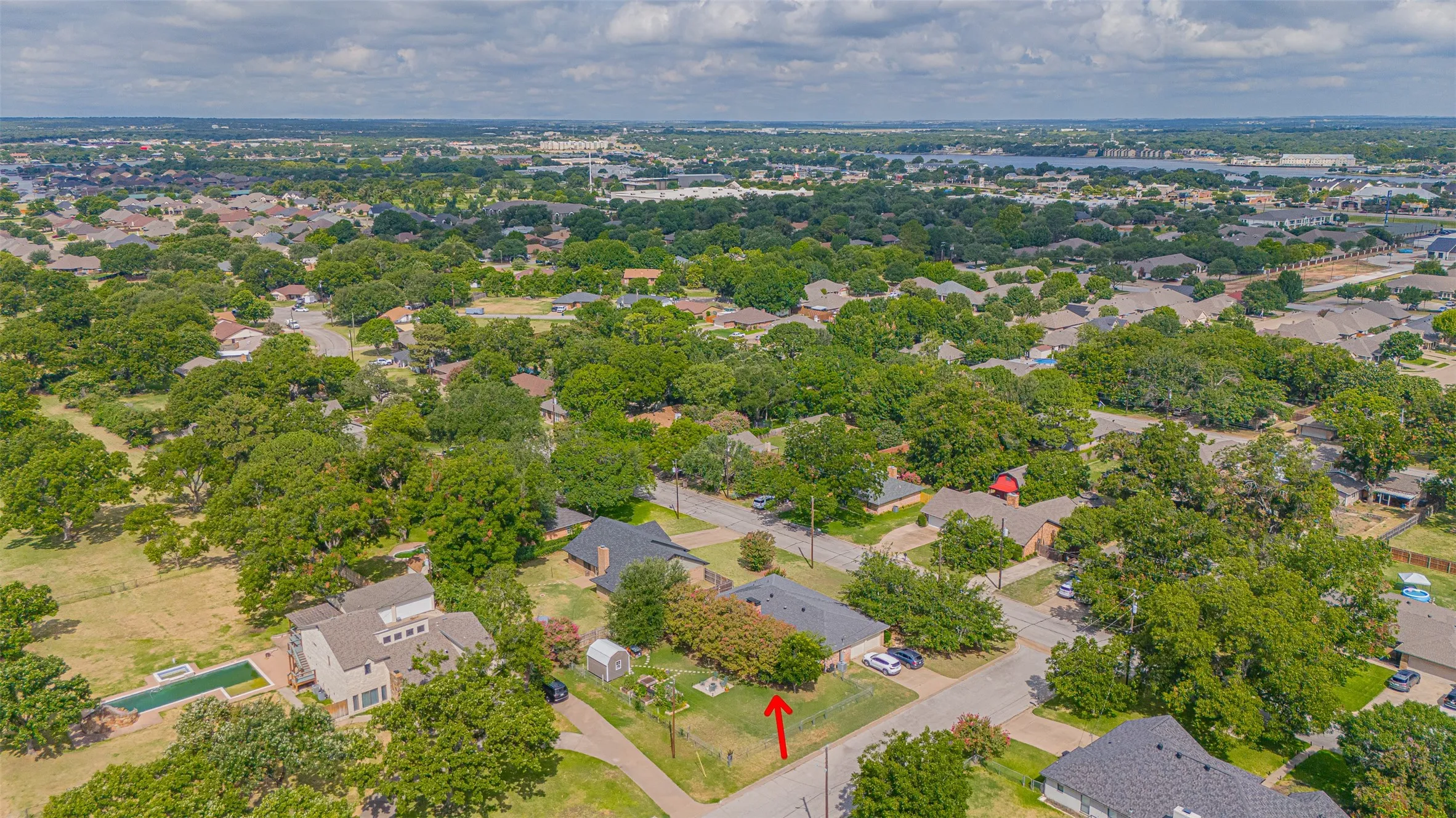 Single Family Residence For Sale in Hood County , 1300 4th Street, Granbury, Texas 76048, 3 Bedroom, 2 Bathroom, 2 Garage spaces, 1,709 Sqft, built in 1979, mls#21333489, Real Estate Agent in Granbury, Homes For Sale in Hood county, Homes For Sale in Granbury, Realtor in Granbury Texas, Real Estate Brokerage Independent Realty Texas, Luminita Cordes Realtor