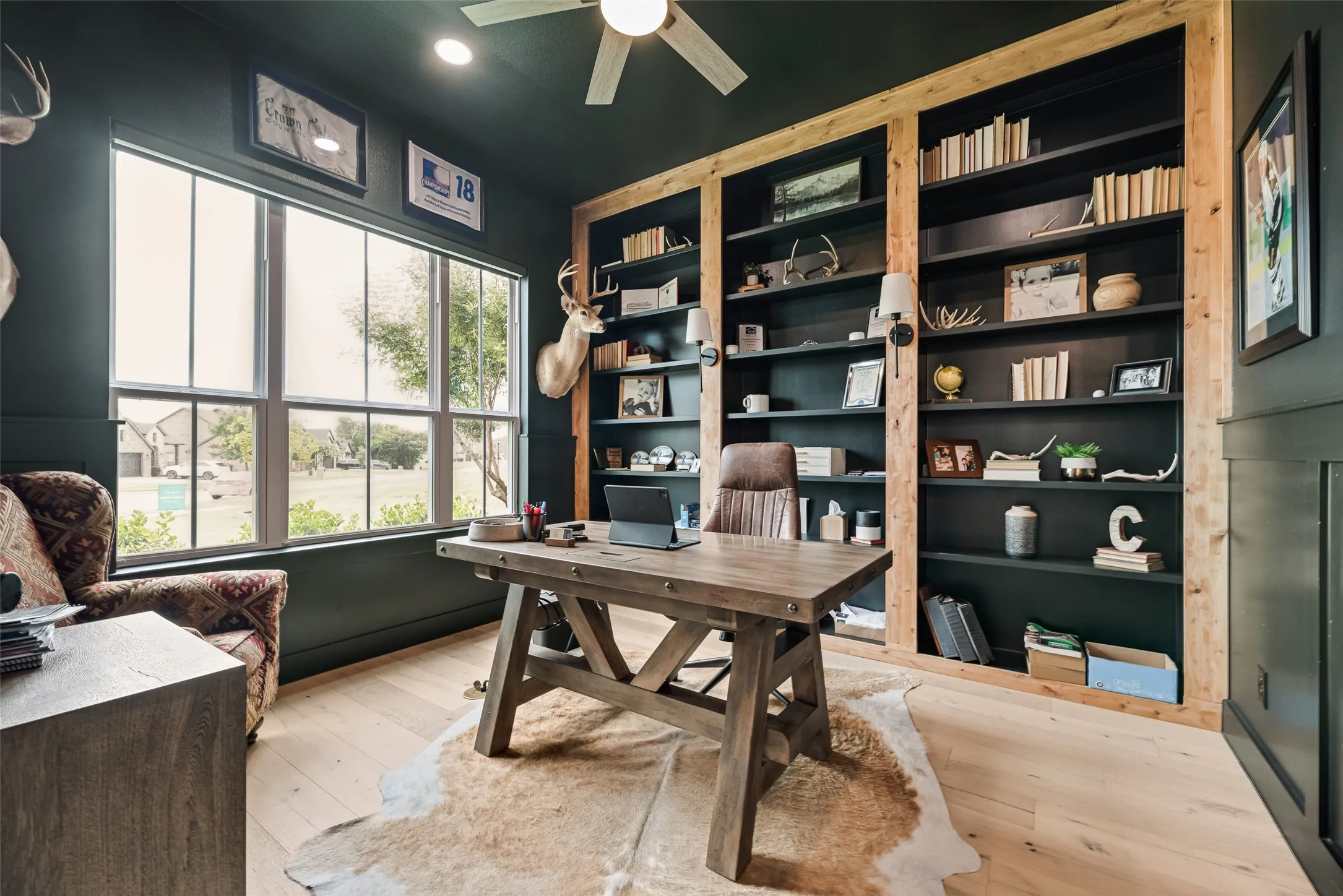 Single Family Residence For Sale in Grayson County , 1305 Wolf Ridge Run, Gunter, Texas 75058, 5 Bedroom, 5 Bathroom, 3 Garage spaces, 4,003 Sqft, built in 2023, mls#21331418, Real Estate Agent in Gunter, Homes For Sale in Grayson county, Homes For Sale in Gunter, Realtor in Gunter Texas, Real Estate Brokerage Independent Realty Texas, Luminita Cordes Realtor