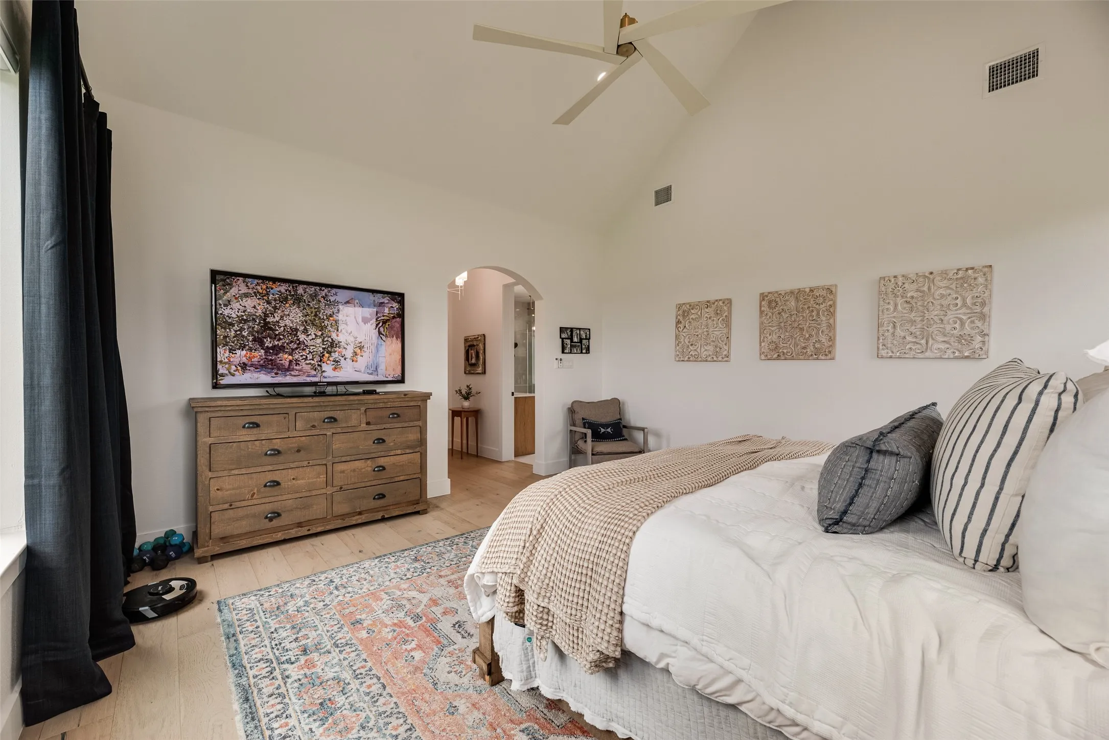 Single Family Residence For Sale in Grayson County , 1305 Wolf Ridge Run, Gunter, Texas 75058, 5 Bedroom, 5 Bathroom, 3 Garage spaces, 4,003 Sqft, built in 2023, mls#21331418, Real Estate Agent in Gunter, Homes For Sale in Grayson county, Homes For Sale in Gunter, Realtor in Gunter Texas, Real Estate Brokerage Independent Realty Texas, Luminita Cordes Realtor