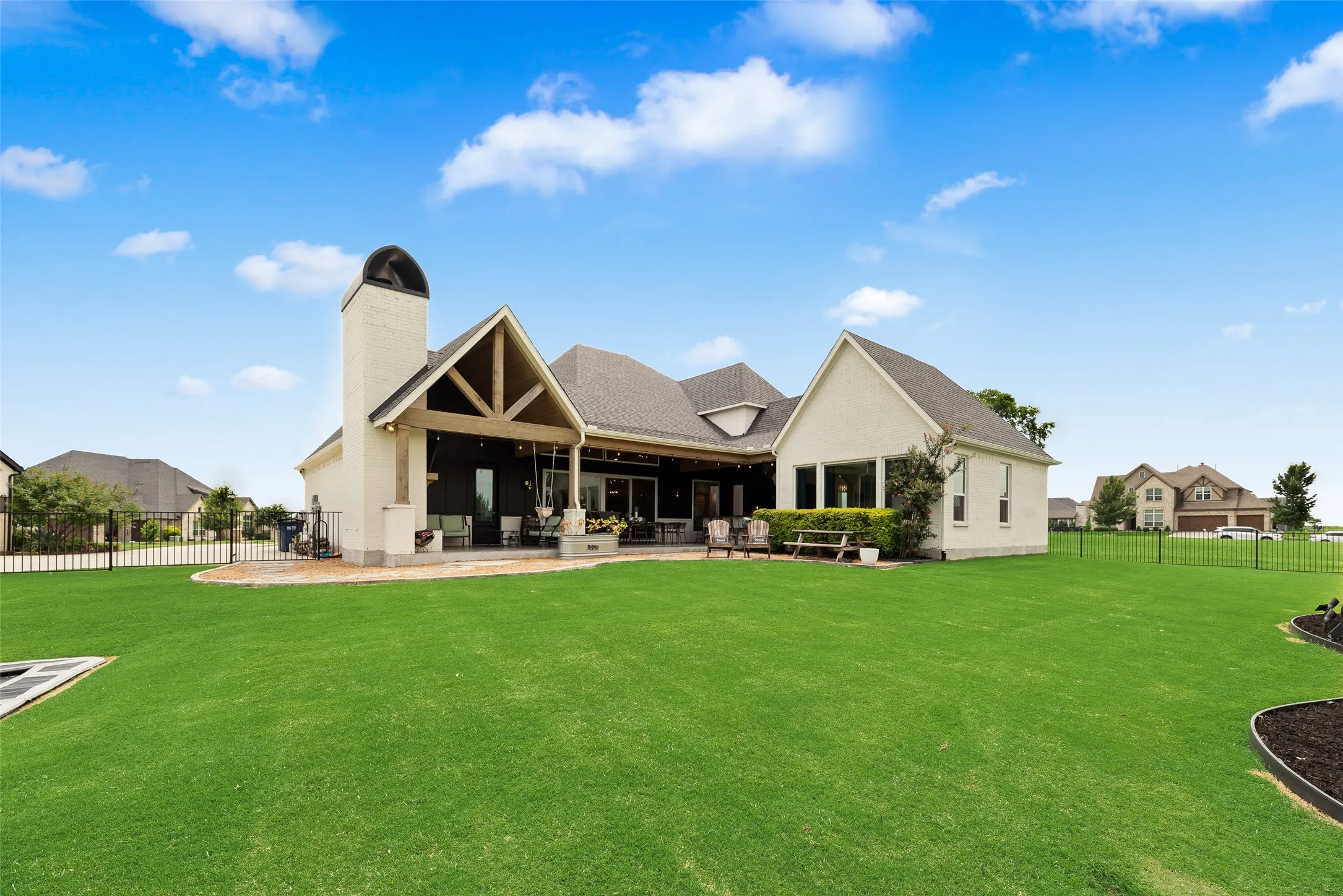 Single Family Residence For Sale in Grayson County , 1305 Wolf Ridge Run, Gunter, Texas 75058, 5 Bedroom, 5 Bathroom, 3 Garage spaces, 4,003 Sqft, built in 2023, mls#21331418, Real Estate Agent in Gunter, Homes For Sale in Grayson county, Homes For Sale in Gunter, Realtor in Gunter Texas, Real Estate Brokerage Independent Realty Texas, Luminita Cordes Realtor