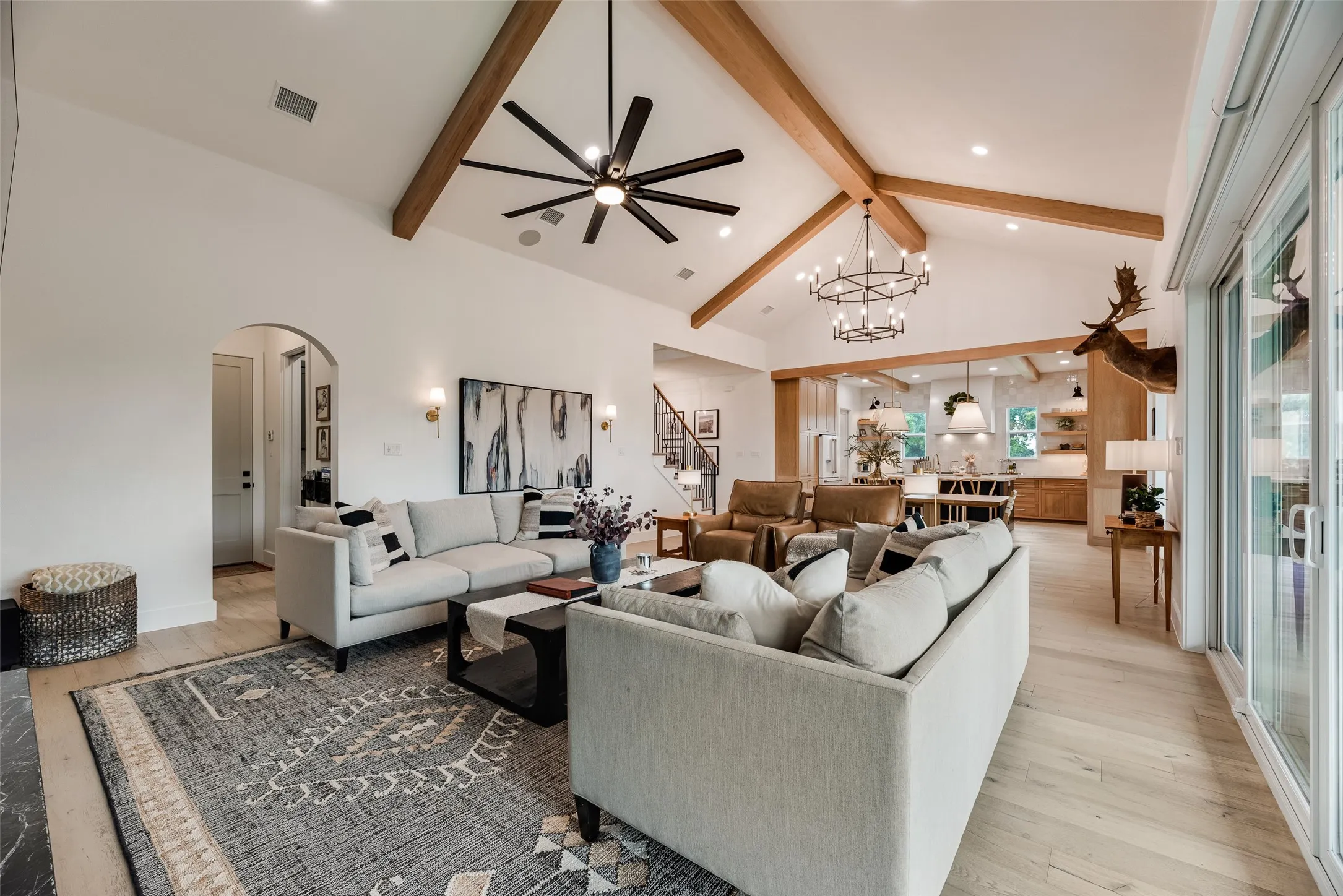 Single Family Residence For Sale in Grayson County , 1305 Wolf Ridge Run, Gunter, Texas 75058, 5 Bedroom, 5 Bathroom, 3 Garage spaces, 4,003 Sqft, built in 2023, mls#21331418, Real Estate Agent in Gunter, Homes For Sale in Grayson county, Homes For Sale in Gunter, Realtor in Gunter Texas, Real Estate Brokerage Independent Realty Texas, Luminita Cordes Realtor