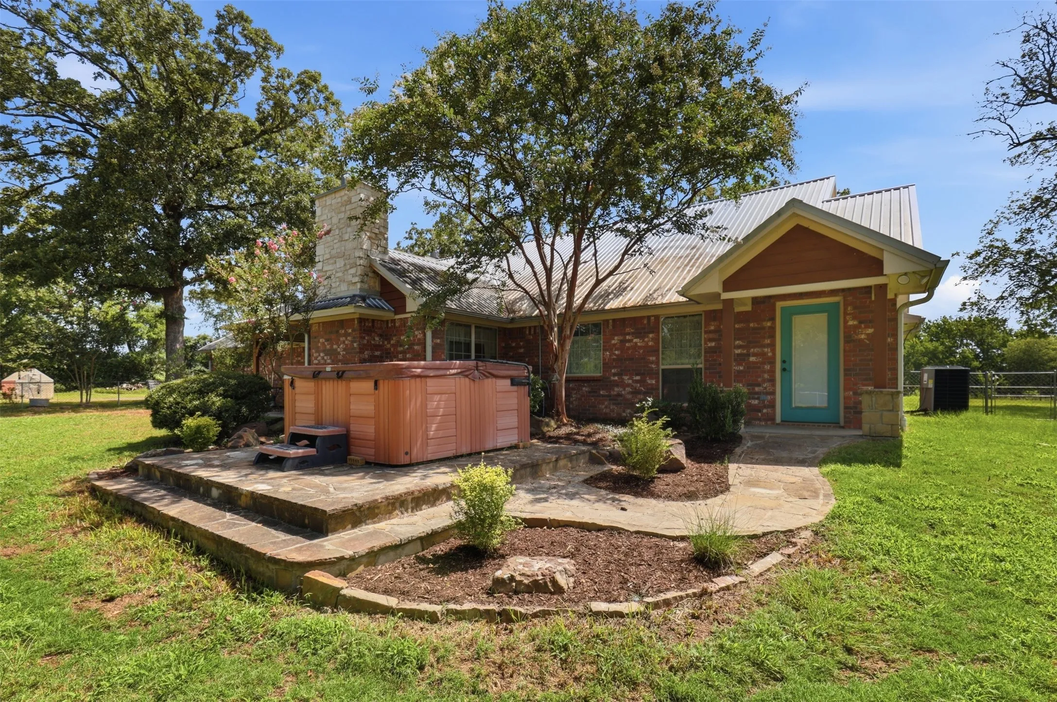 Single Family Residence For Sale in Wood County , 159 County Road 3195, Winnsboro, Texas 75494, 3 Bedroom, 3 Bathroom, 2 Garage spaces, 2,009 Sqft, built in 2006, mls#21333470, Real Estate Agent in Winnsboro, Homes For Sale in Wood county, Homes For Sale in Winnsboro, Realtor in Winnsboro Texas, Real Estate Brokerage Independent Realty Texas, Luminita Cordes Realtor