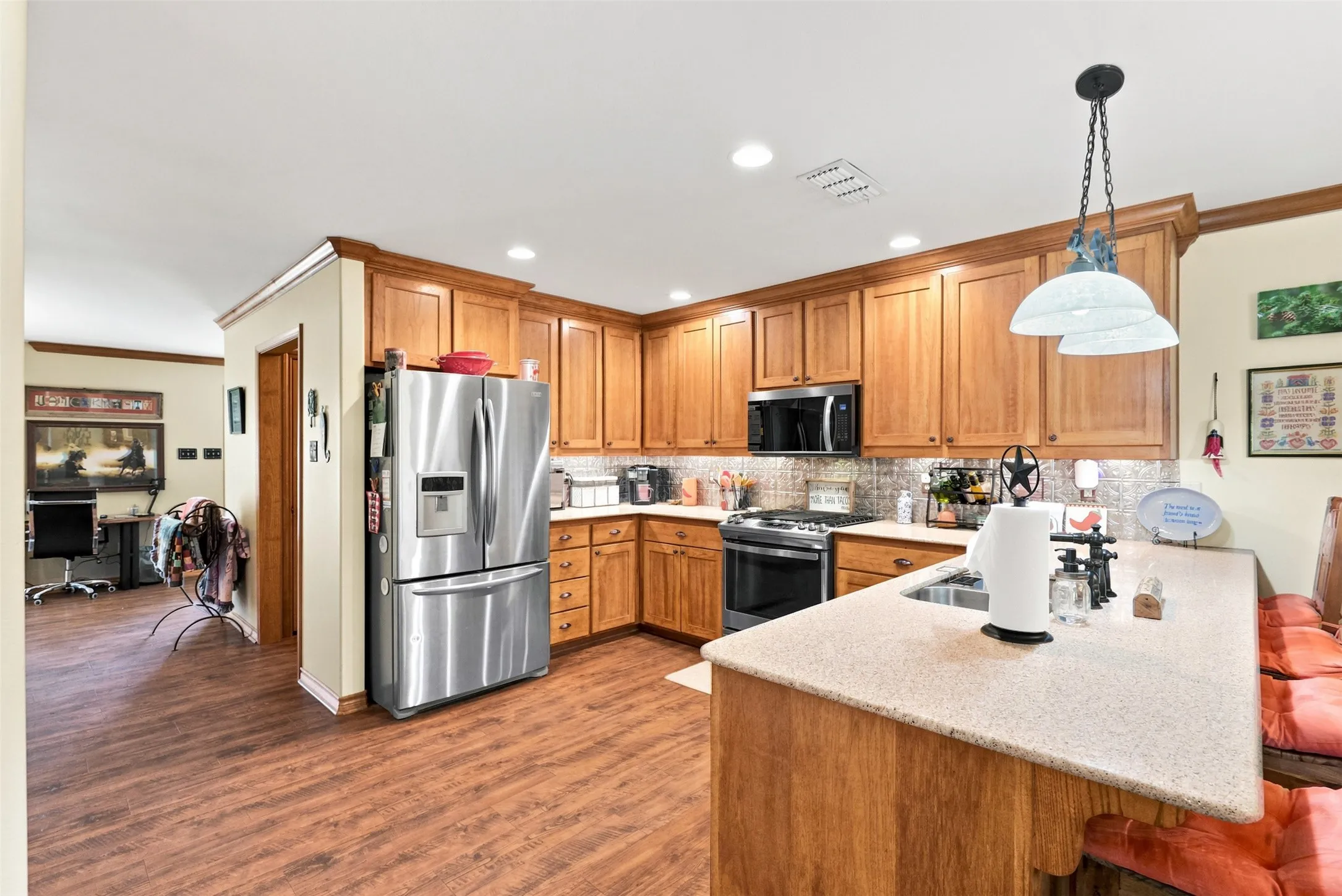 Single Family Residence For Sale in Wood County , 159 County Road 3195, Winnsboro, Texas 75494, 3 Bedroom, 3 Bathroom, 2 Garage spaces, 2,009 Sqft, built in 2006, mls#21333470, Real Estate Agent in Winnsboro, Homes For Sale in Wood county, Homes For Sale in Winnsboro, Realtor in Winnsboro Texas, Real Estate Brokerage Independent Realty Texas, Luminita Cordes Realtor