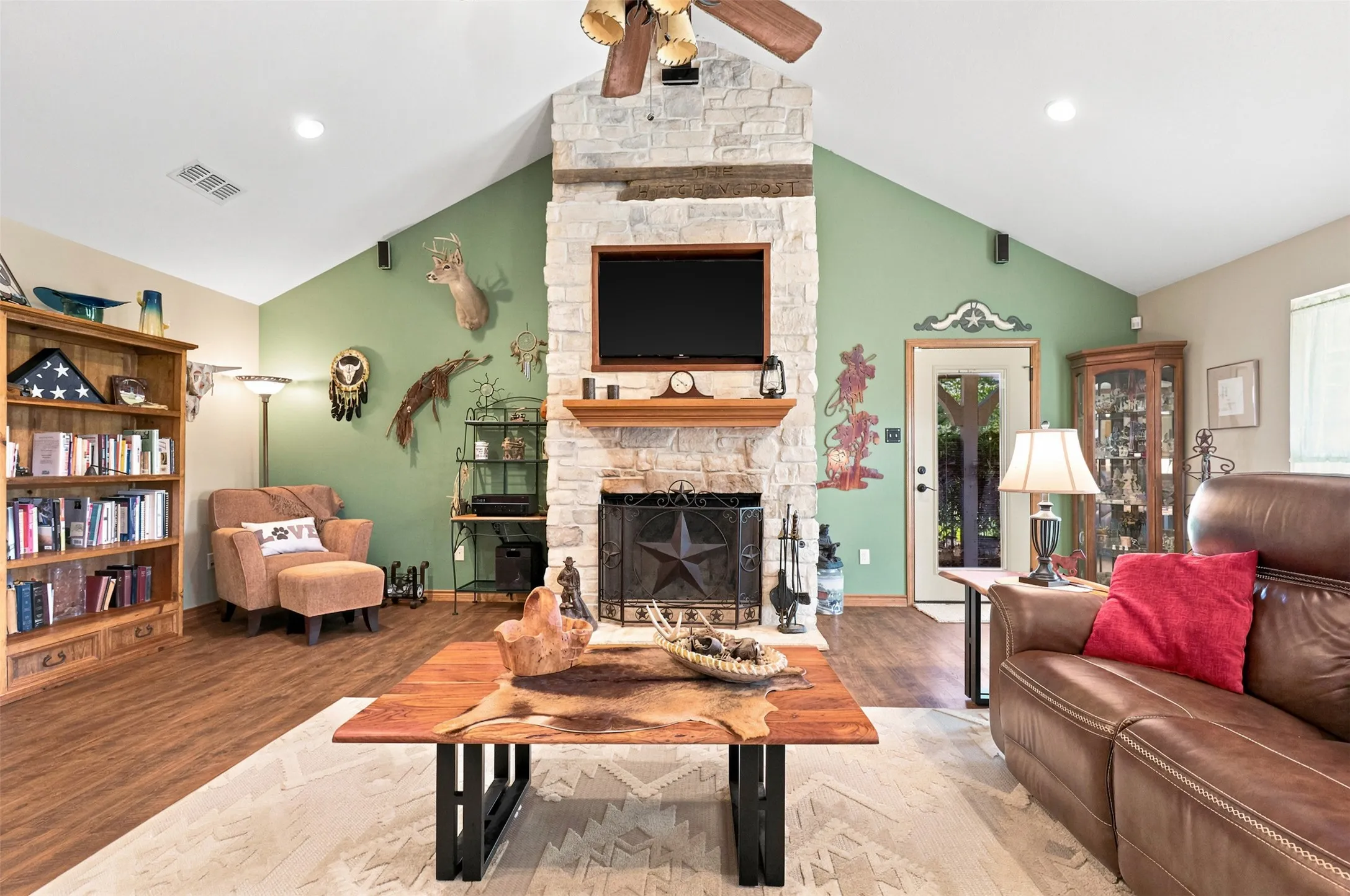 Single Family Residence For Sale in Wood County , 159 County Road 3195, Winnsboro, Texas 75494, 3 Bedroom, 3 Bathroom, 2 Garage spaces, 2,009 Sqft, built in 2006, mls#21333470, Real Estate Agent in Winnsboro, Homes For Sale in Wood county, Homes For Sale in Winnsboro, Realtor in Winnsboro Texas, Real Estate Brokerage Independent Realty Texas, Luminita Cordes Realtor