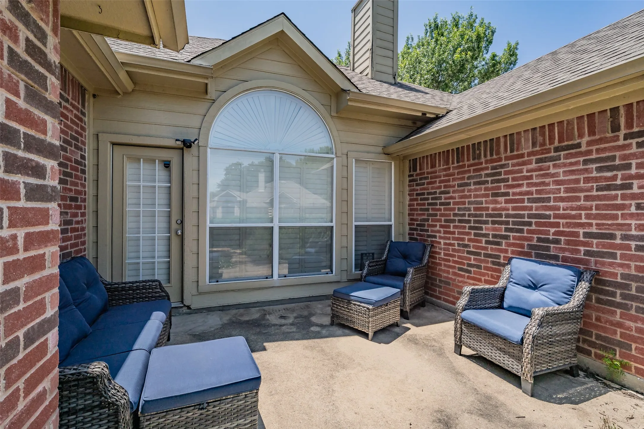 Single Family Residence For Sale in Tarrant County , 4809 Buckskin Drive, Fort Worth, Texas 76137, 3 Bedroom, 2 Bathroom, 2 Garage spaces, 1,529 Sqft, built in 1992, mls#21332734, Real Estate Agent in Fort Worth, Homes For Sale in Tarrant county, Homes For Sale in Fort Worth, Realtor in Fort Worth Texas, Real Estate Brokerage Independent Realty Texas, Luminita Cordes Realtor