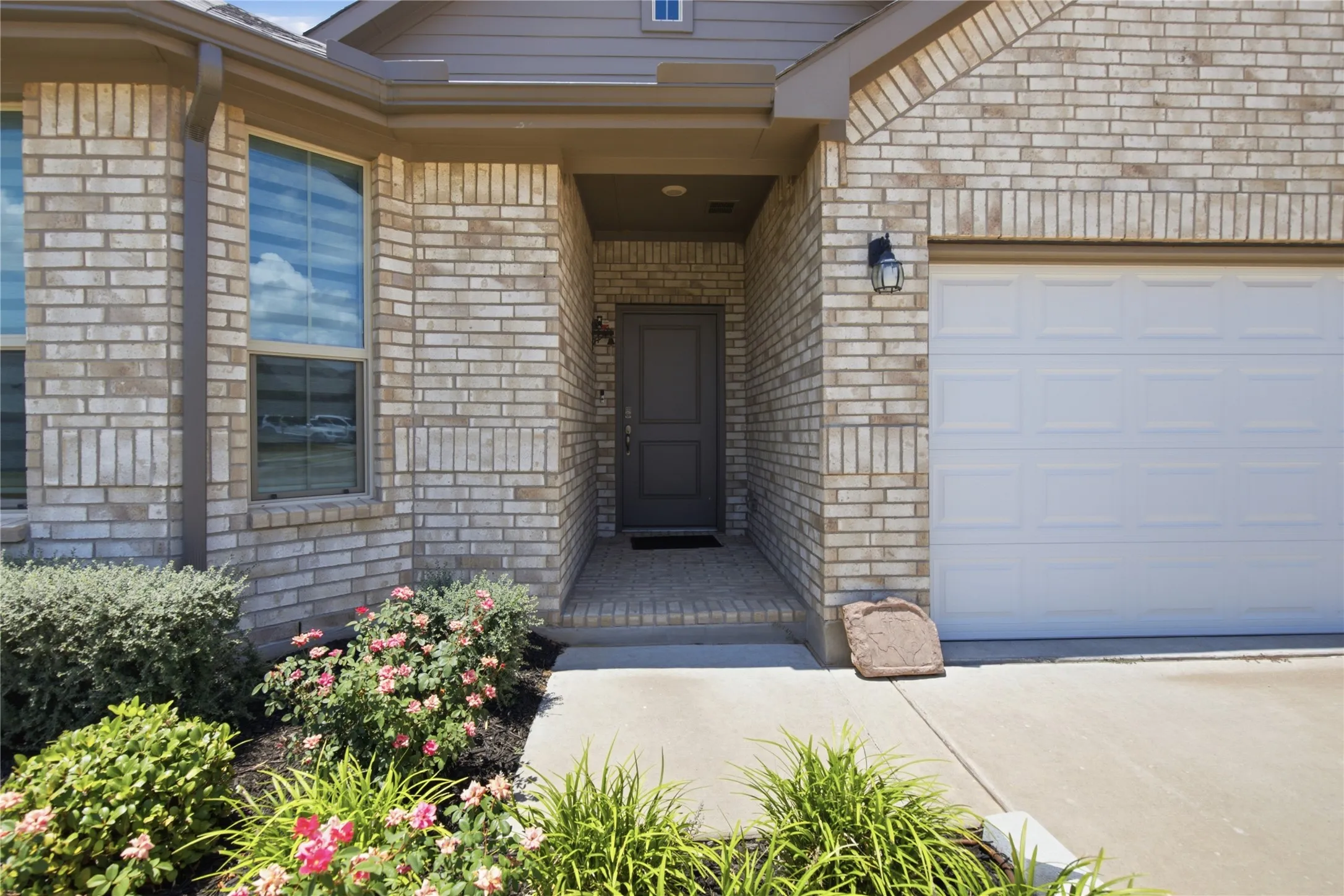 Single Family Residence For Sale in Hood County , 1500 Seabiscuit Drive, Granbury, Texas 76049, 4 Bedroom, 2 Bathroom, 2 Garage spaces, 2,051 Sqft, built in 2021, mls#21334366, Real Estate Agent in Granbury, Homes For Sale in Hood county, Homes For Sale in Granbury, Realtor in Granbury Texas, Real Estate Brokerage Independent Realty Texas, Luminita Cordes Realtor