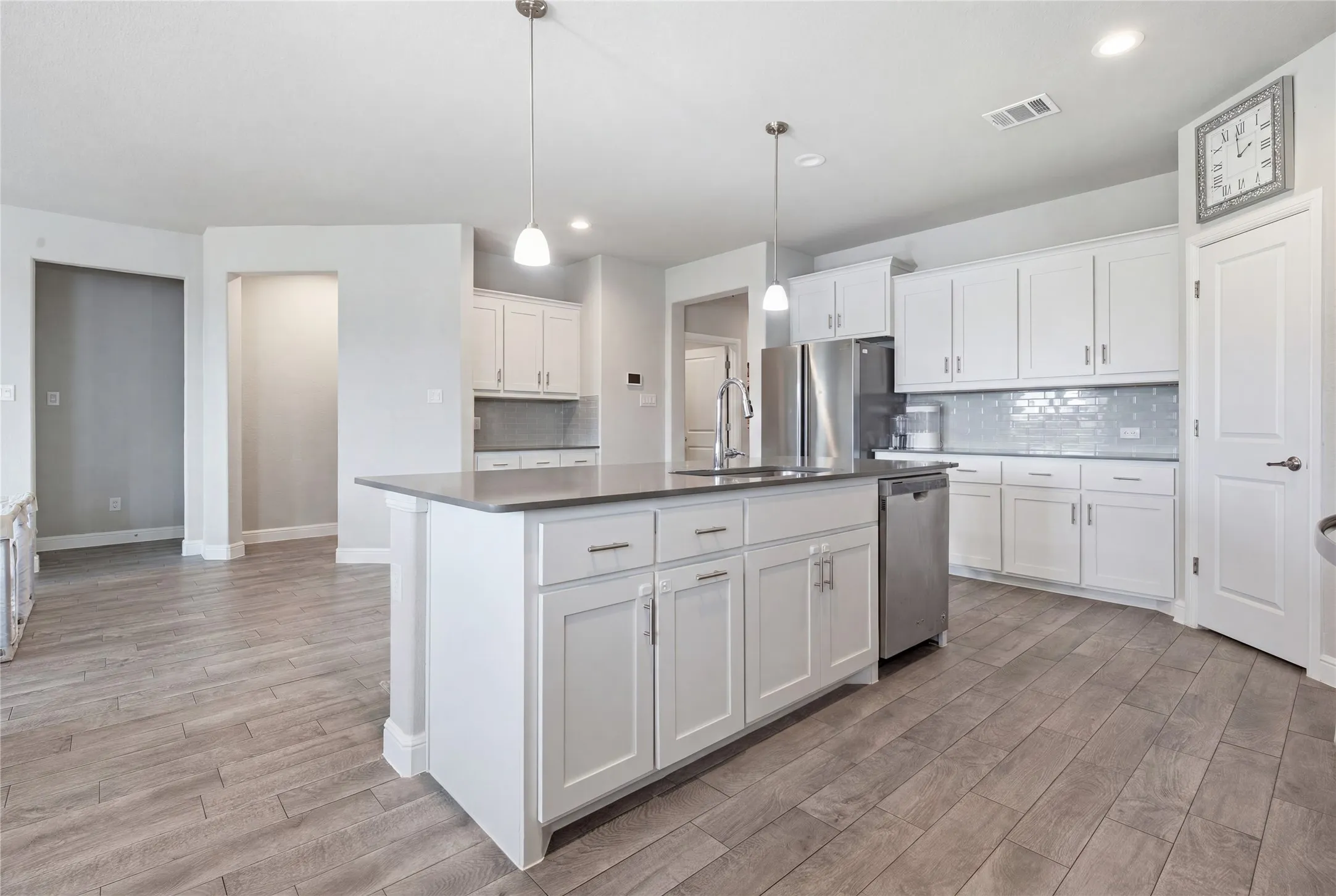 Single Family Residence For Sale in Hood County , 1500 Seabiscuit Drive, Granbury, Texas 76049, 4 Bedroom, 2 Bathroom, 2 Garage spaces, 2,051 Sqft, built in 2021, mls#21334366, Real Estate Agent in Granbury, Homes For Sale in Hood county, Homes For Sale in Granbury, Realtor in Granbury Texas, Real Estate Brokerage Independent Realty Texas, Luminita Cordes Realtor