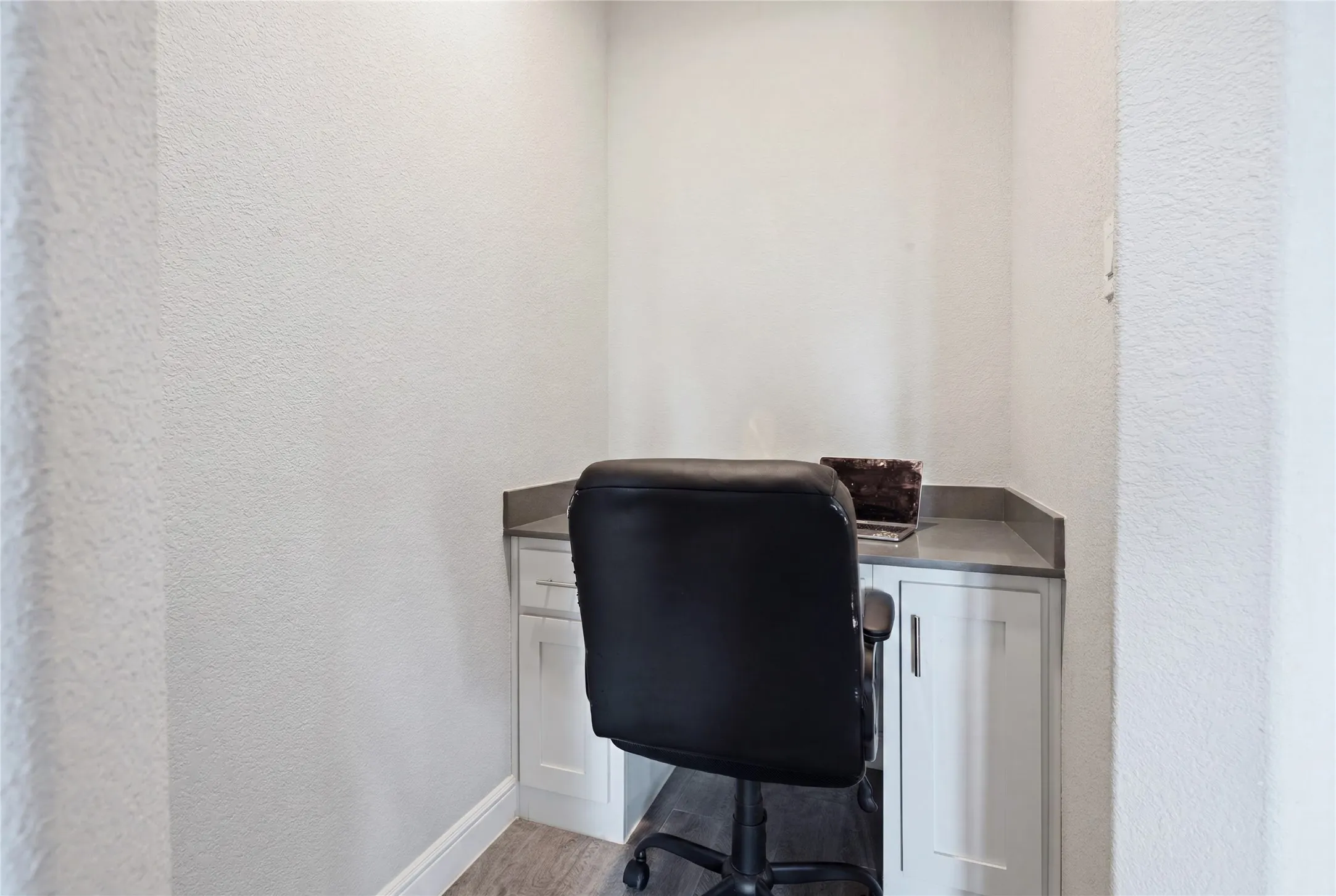 Single Family Residence For Sale in Hood County , 1500 Seabiscuit Drive, Granbury, Texas 76049, 4 Bedroom, 2 Bathroom, 2 Garage spaces, 2,051 Sqft, built in 2021, mls#21334366, Real Estate Agent in Granbury, Homes For Sale in Hood county, Homes For Sale in Granbury, Realtor in Granbury Texas, Real Estate Brokerage Independent Realty Texas, Luminita Cordes Realtor