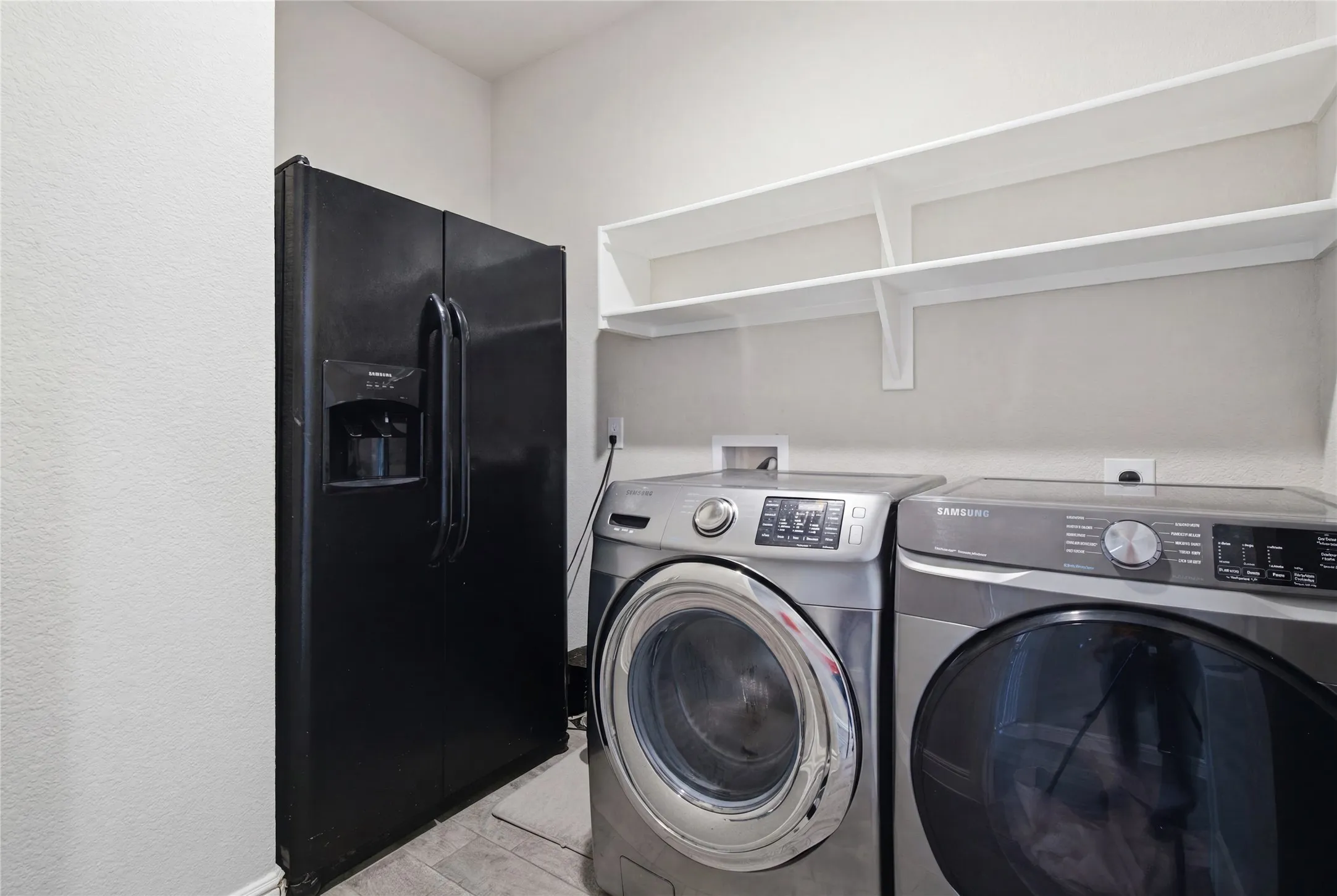 Single Family Residence For Sale in Hood County , 1500 Seabiscuit Drive, Granbury, Texas 76049, 4 Bedroom, 2 Bathroom, 2 Garage spaces, 2,051 Sqft, built in 2021, mls#21334366, Real Estate Agent in Granbury, Homes For Sale in Hood county, Homes For Sale in Granbury, Realtor in Granbury Texas, Real Estate Brokerage Independent Realty Texas, Luminita Cordes Realtor