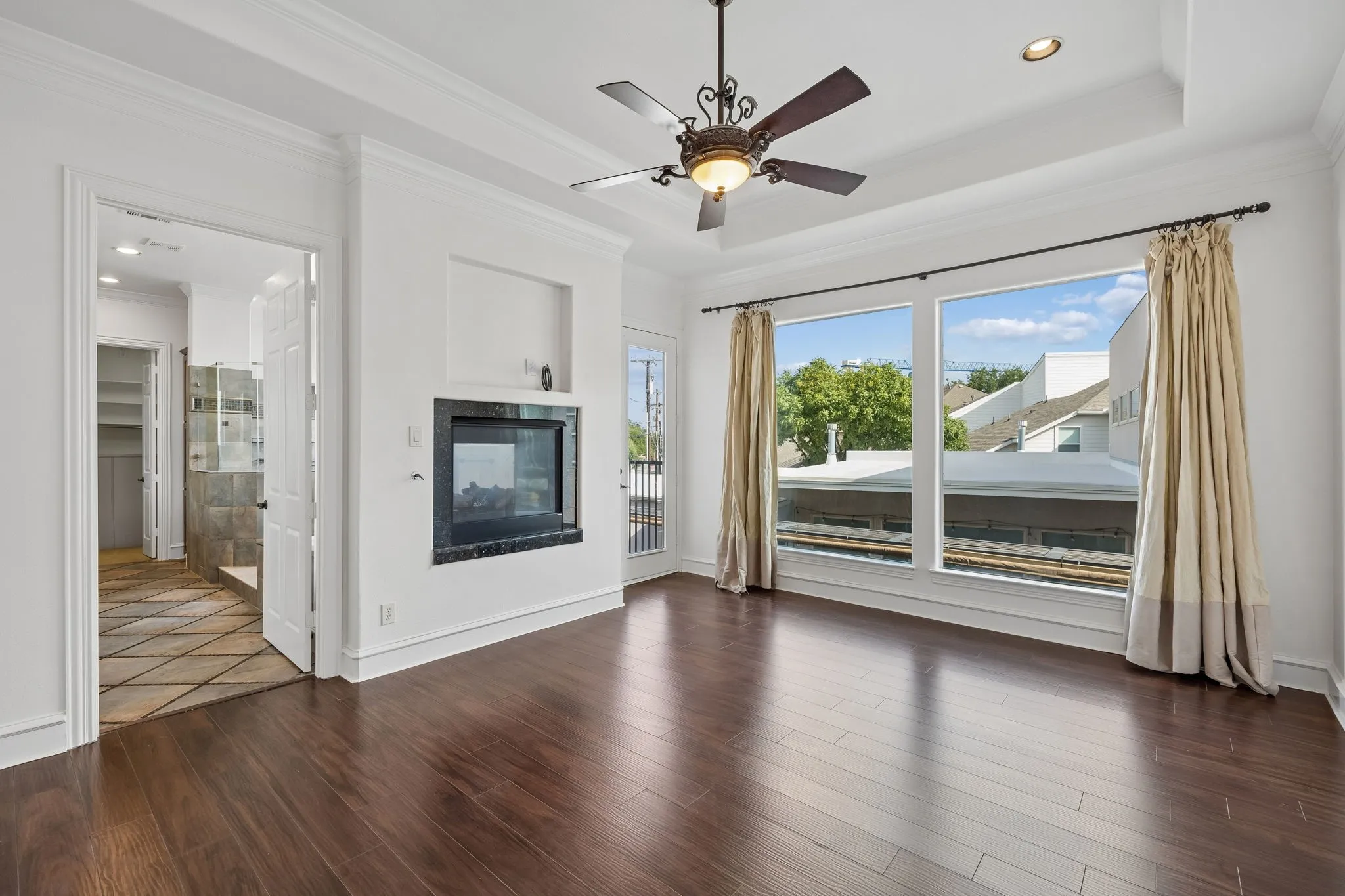Single Family Residence For Sale in Dallas County , 5609 La Foy Boulevard, Dallas, Texas 75209, 3 Bedroom, 3 Bathroom, 2 Garage spaces, 3,116 Sqft, built in 2005, mls#21323934, Real Estate Agent in Dallas, Homes For Sale in Dallas county, Homes For Sale in Dallas, Realtor in Dallas Texas, Real Estate Brokerage Independent Realty Texas, Luminita Cordes Realtor