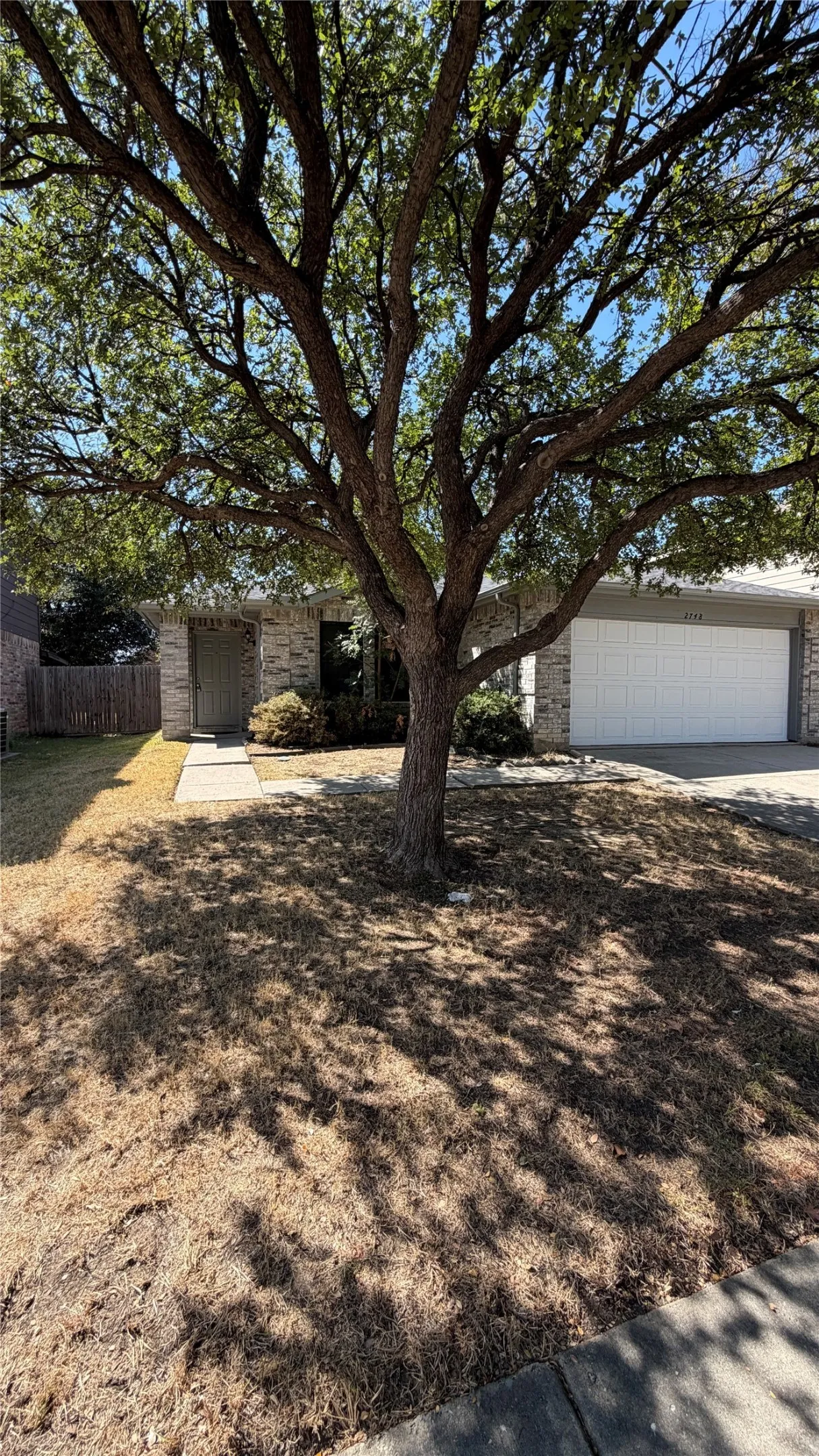 Single Family Residence For Rent in Denton County , 2748 Peach Drive, Little Elm, Texas 75068, 3 Bedroom, 2 Bathroom, 2 Garage spaces, 1,507 Sqft, built in 2001, mls#21334259, Real Estate Agent in Little Elm, Homes For Rent in Denton county, Homes For Rent in Little Elm, Realtor in Little Elm Texas, Real Estate Brokerage Independent Realty Texas, Luminita Cordes Realtor